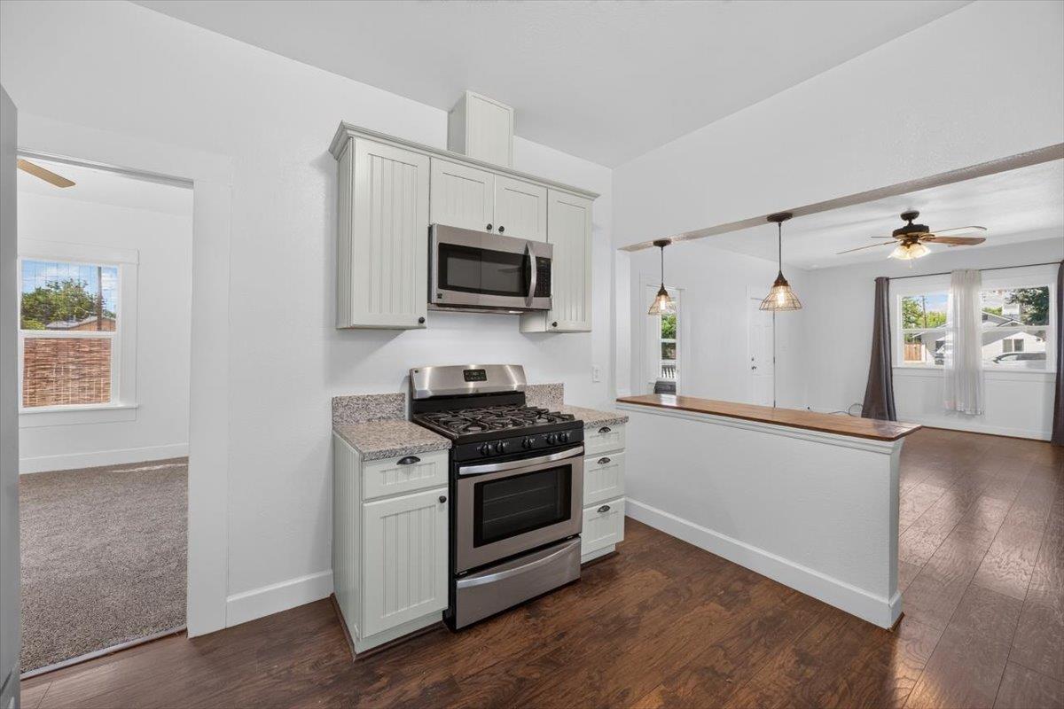 1407 E St, Reedley, CA 93654