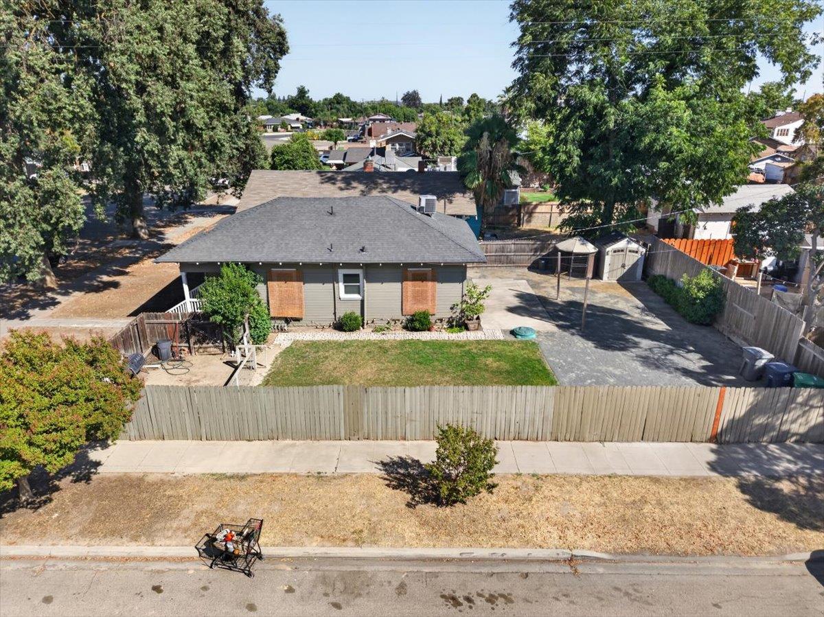 1407 E St, Reedley, CA 93654