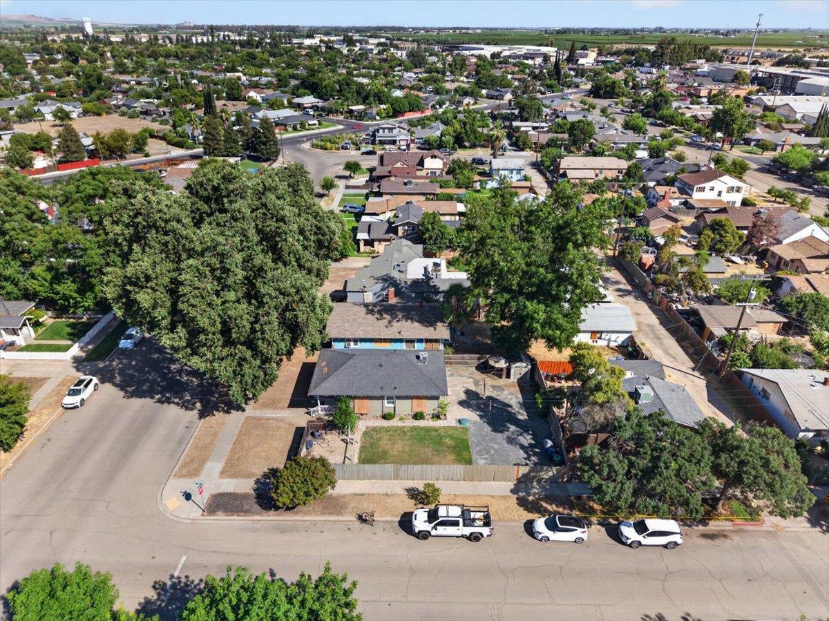 1407 E St, Reedley, CA 93654