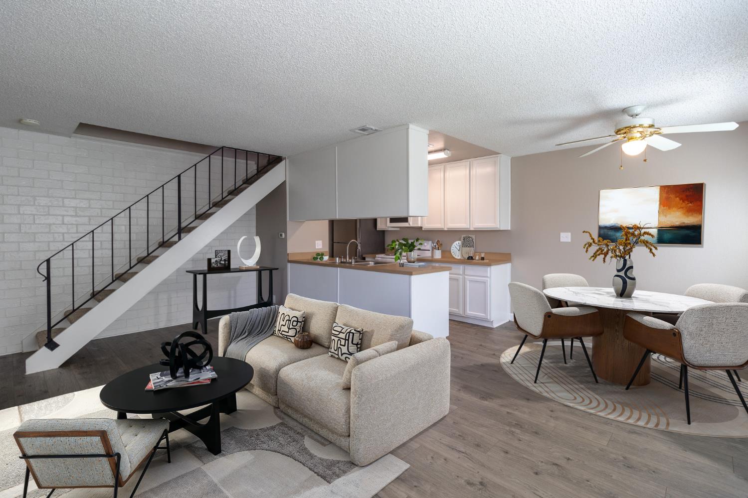 471 W Santa Ana Ave #2, Clovis, CA 93612