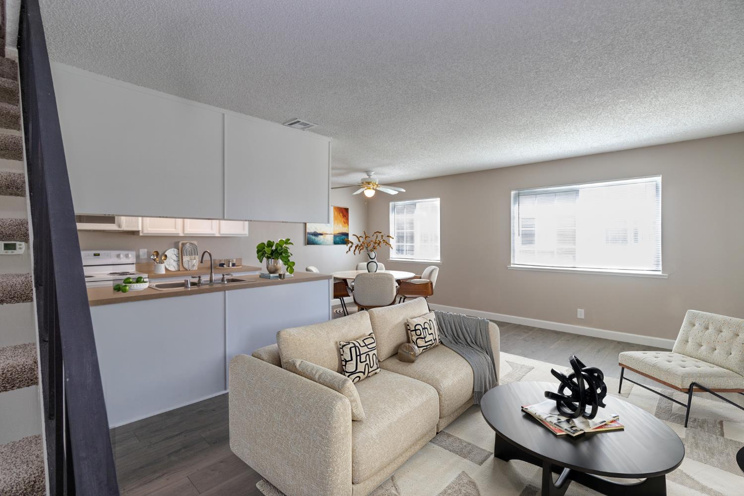 471 W Santa Ana Ave #2, Clovis, CA 93612