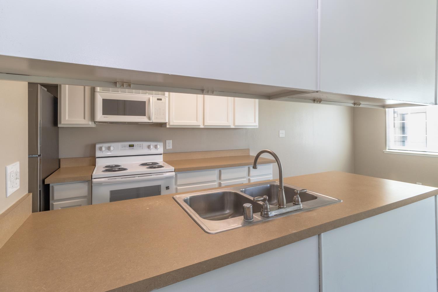 471 W Santa Ana Ave #2, Clovis, CA 93612