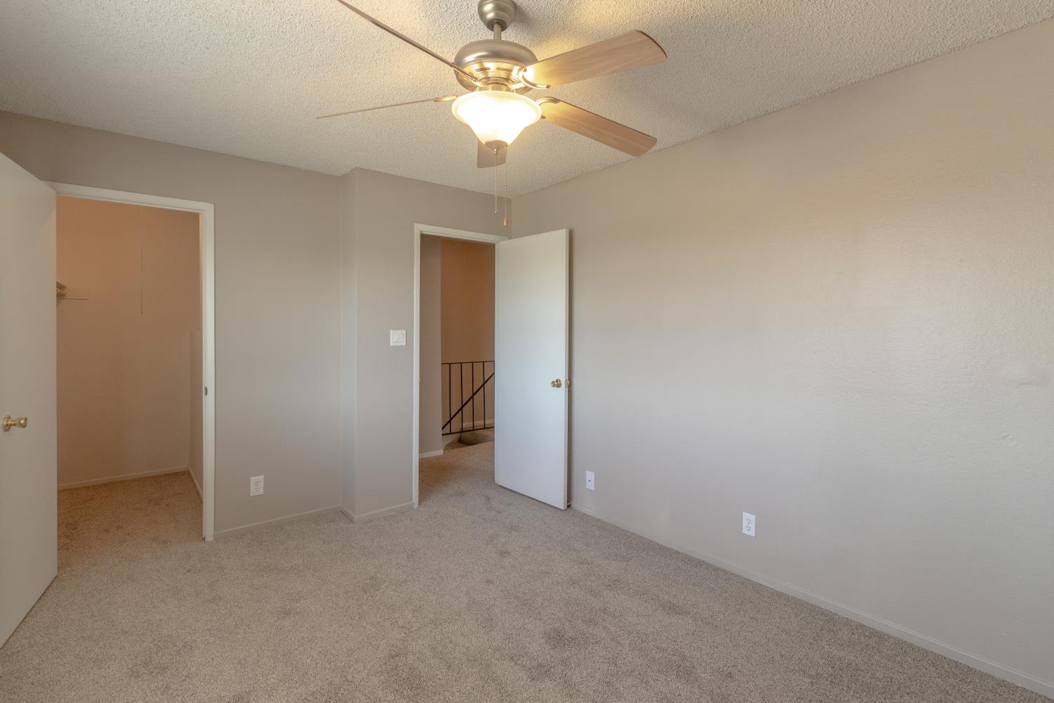 471 W Santa Ana Ave #2, Clovis, CA 93612
