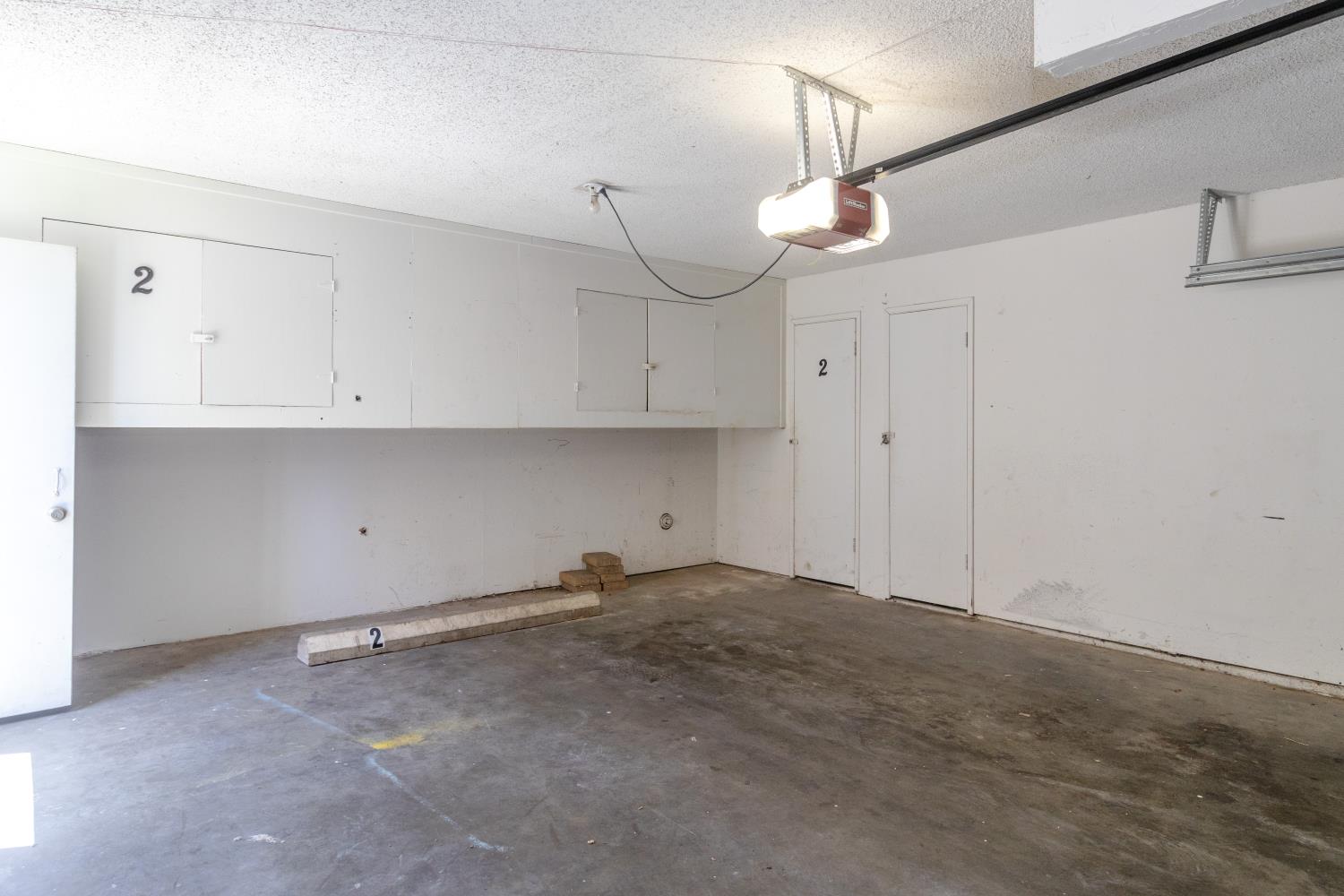 471 W Santa Ana Ave #2, Clovis, CA 93612