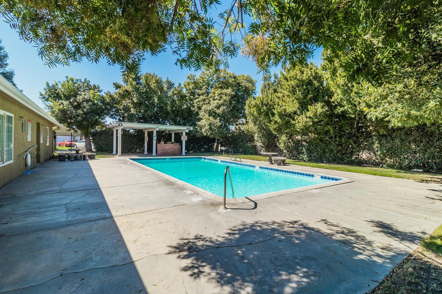 471 W Santa Ana Ave #2, Clovis, CA 93612
