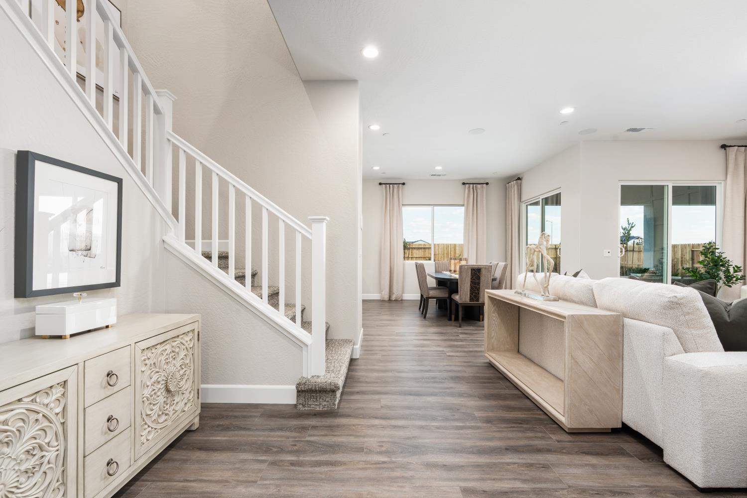 330 N Vista Ave, Fowler, CA 93625