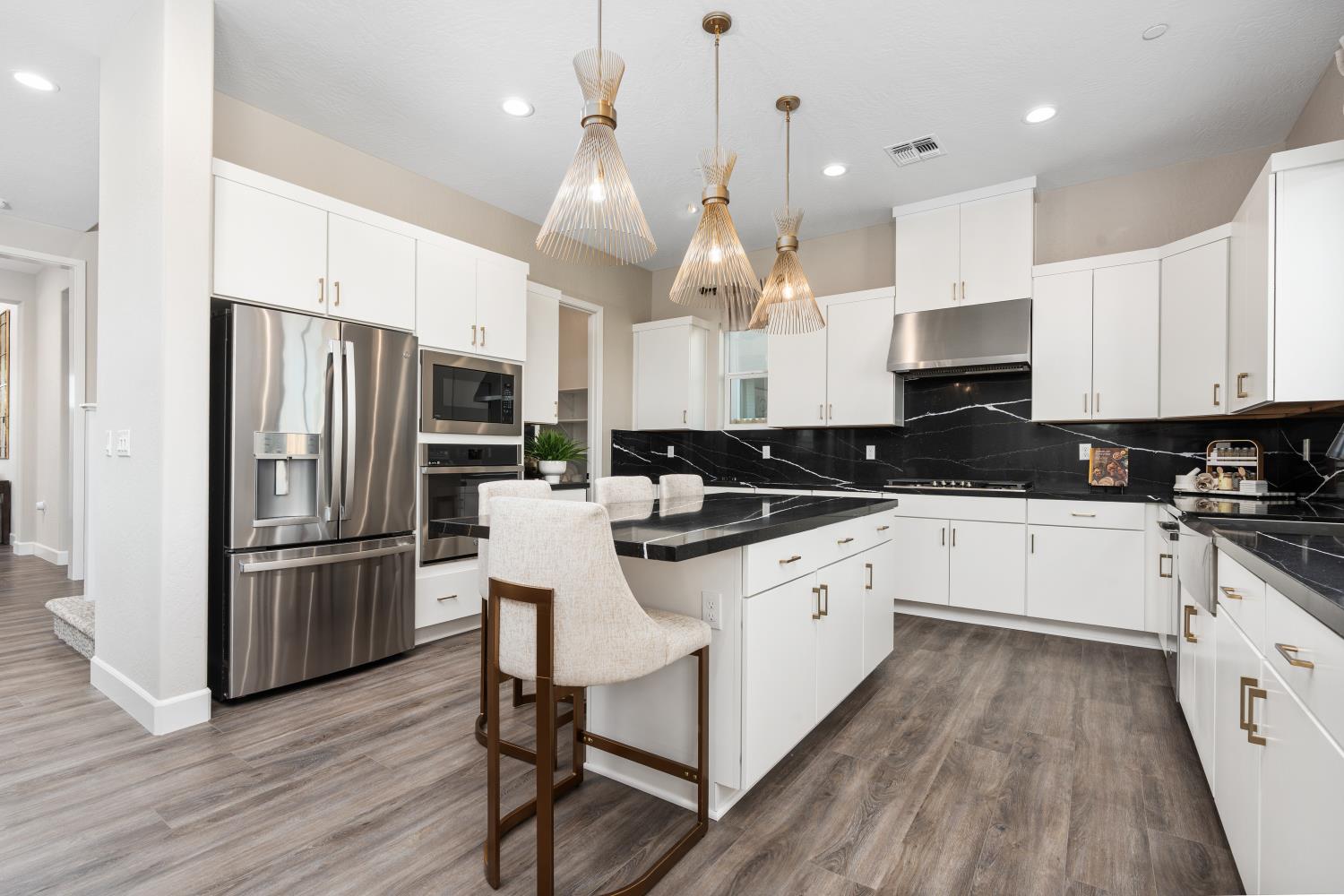 330 N Vista Ave, Fowler, CA 93625