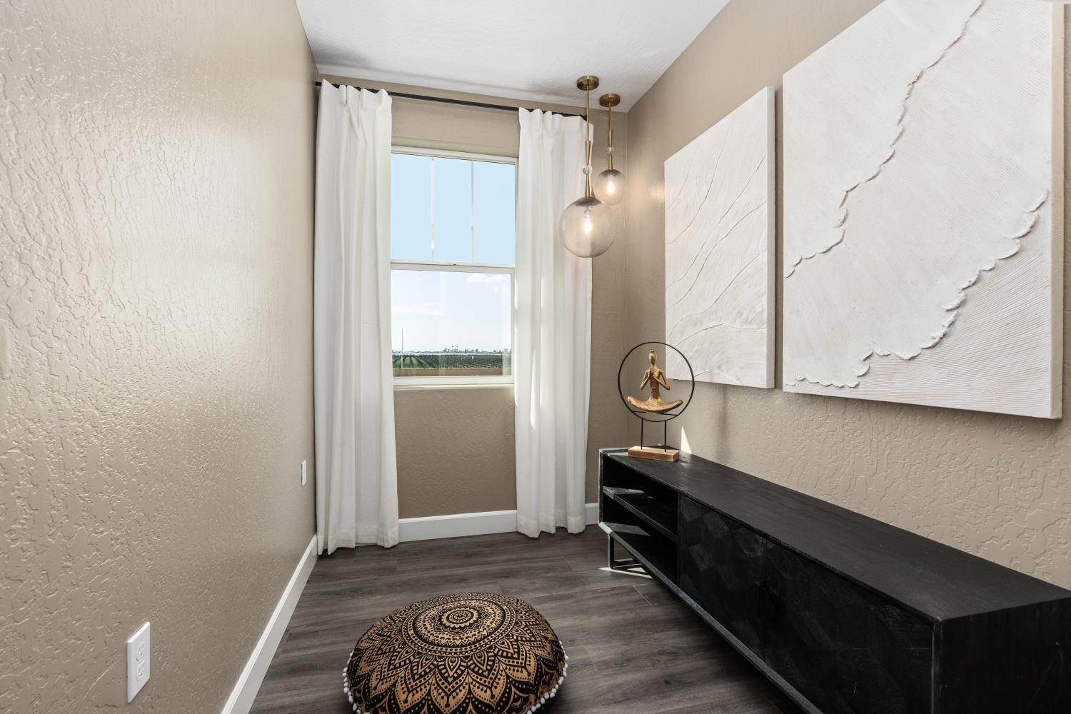 330 N Vista Ave, Fowler, CA 93625