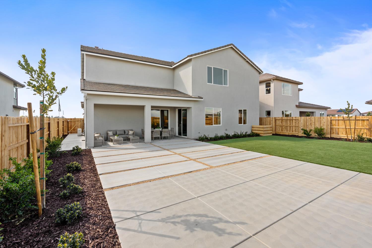 330 N Vista Ave, Fowler, CA 93625