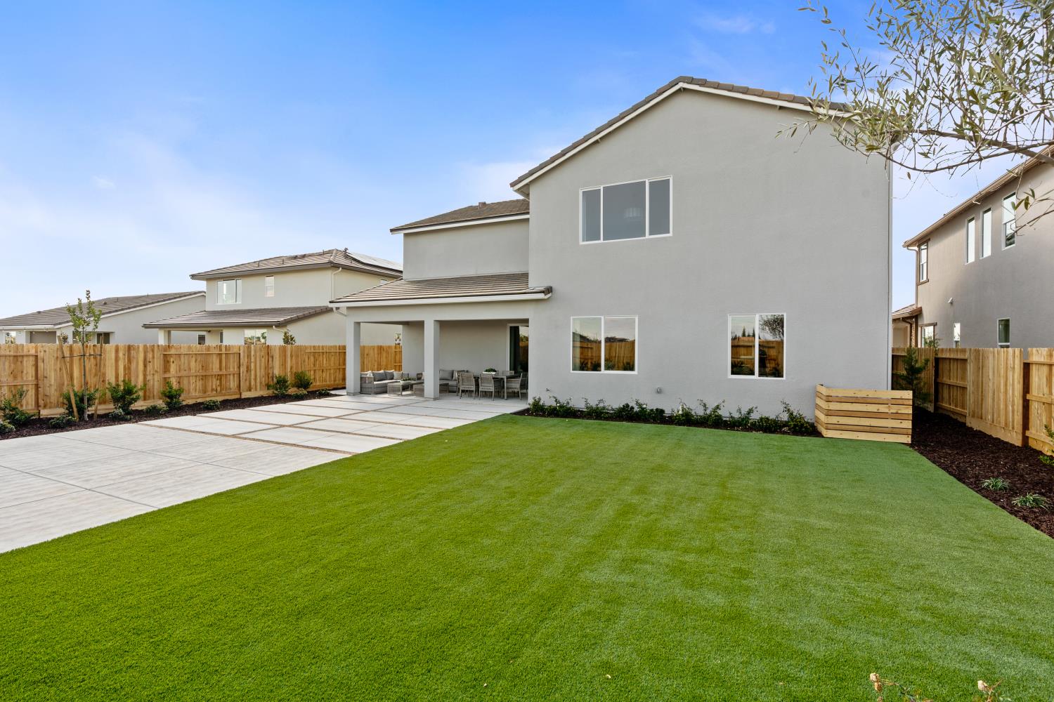 330 N Vista Ave, Fowler, CA 93625