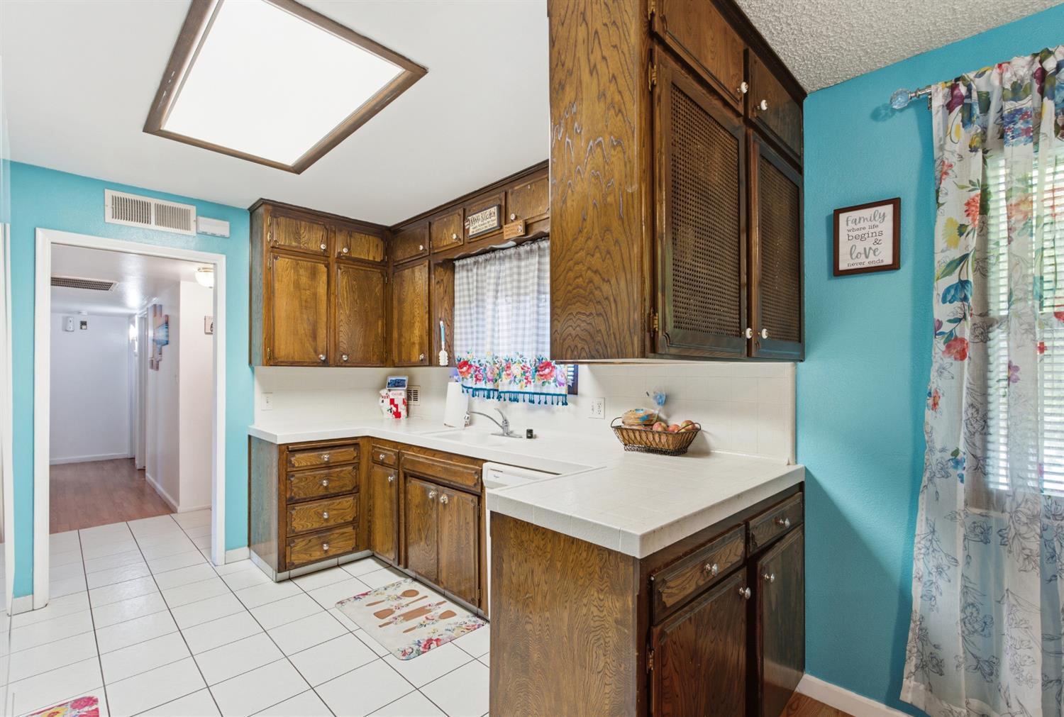 6019 N 9th St, Fresno, CA 93710