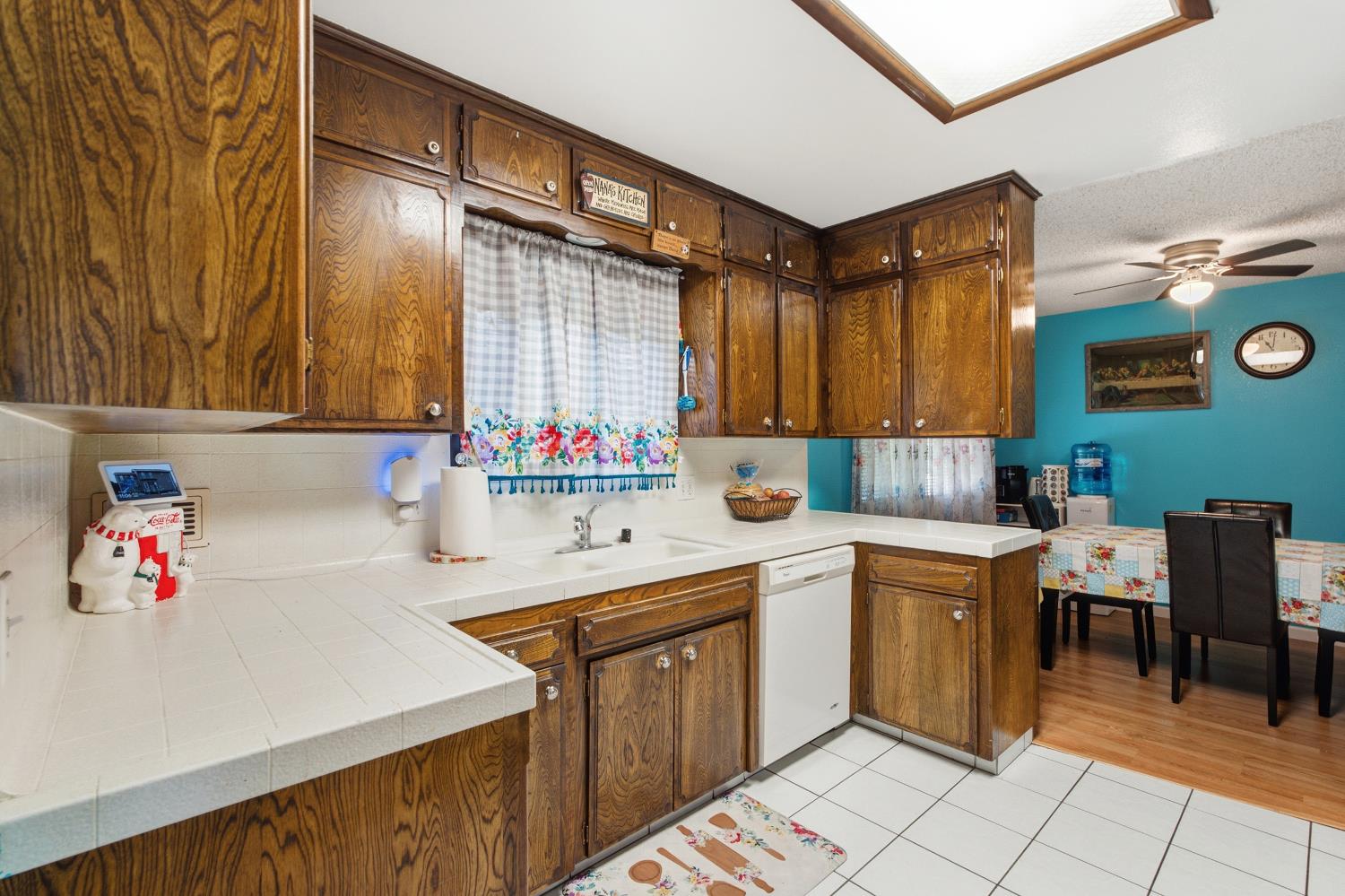 6019 N 9th St, Fresno, CA 93710