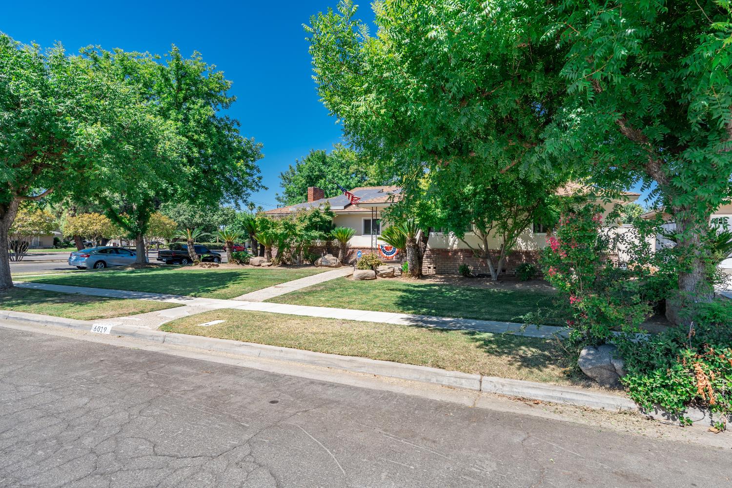 6019 N 9th St, Fresno, CA 93710