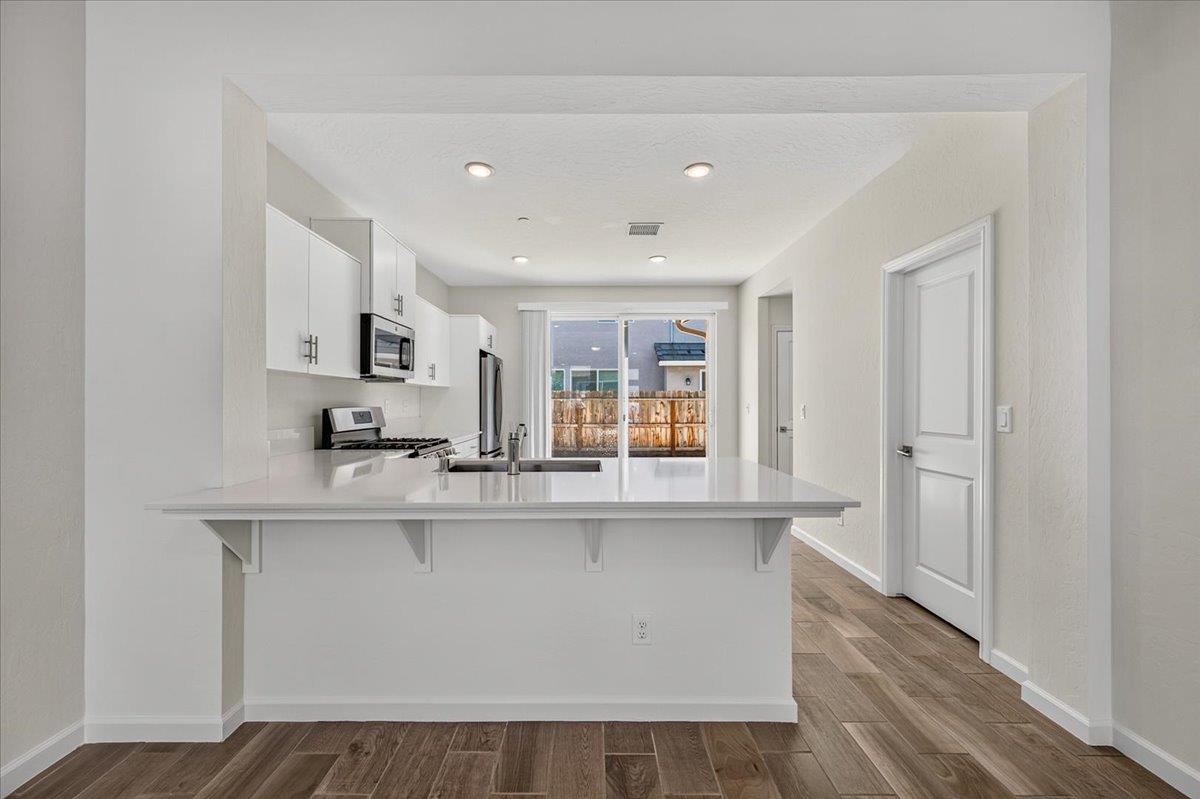 3762 Greystoke, Clovis, CA 93619