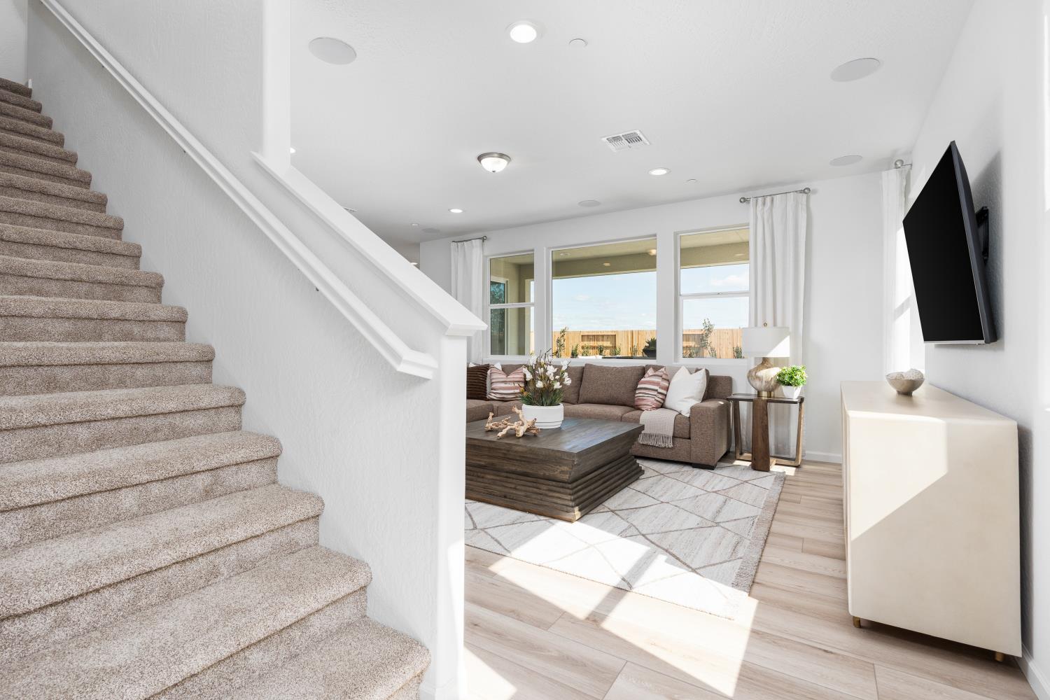 316 N Vista Ave, Fowler, CA 93625