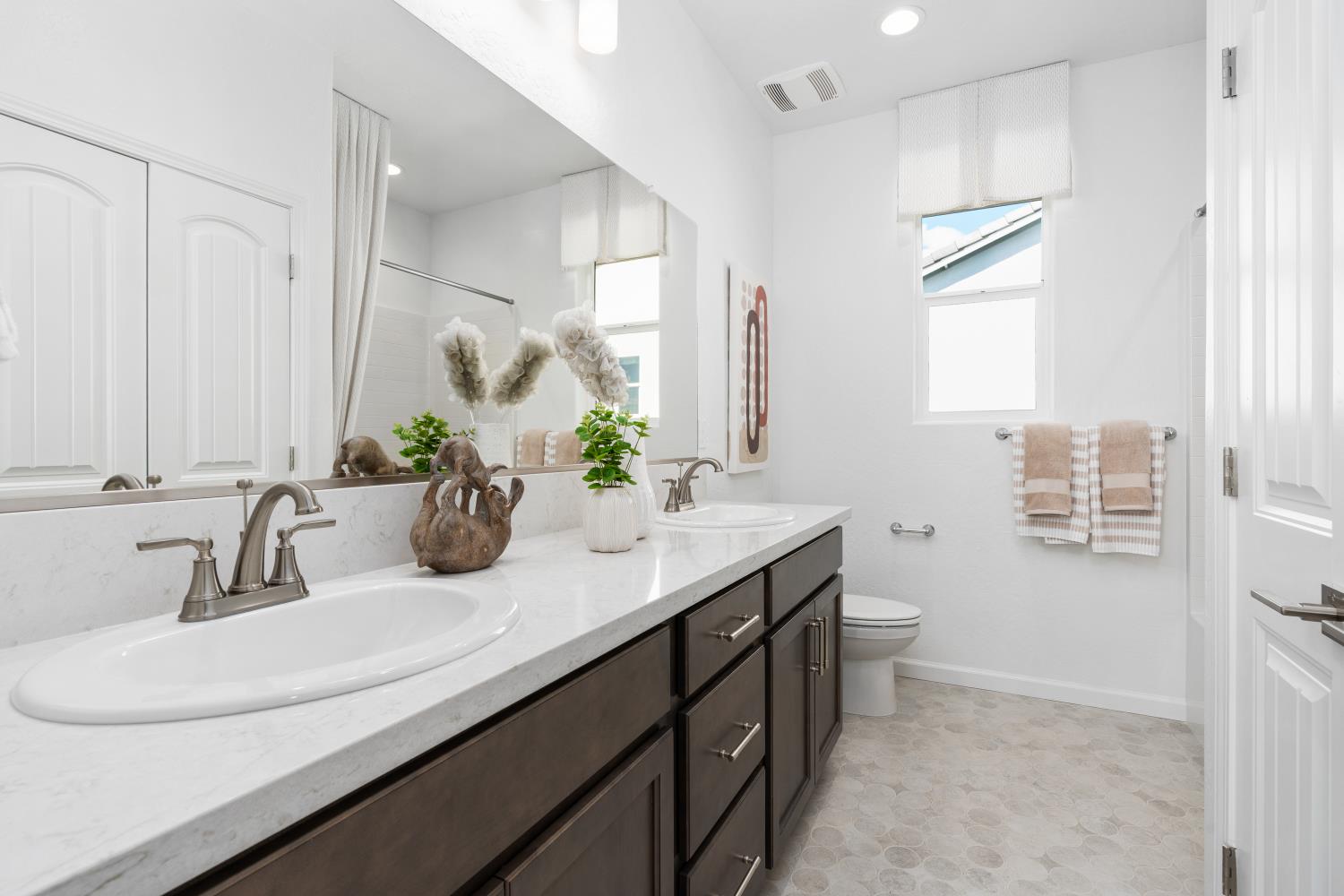 316 N Vista Ave, Fowler, CA 93625