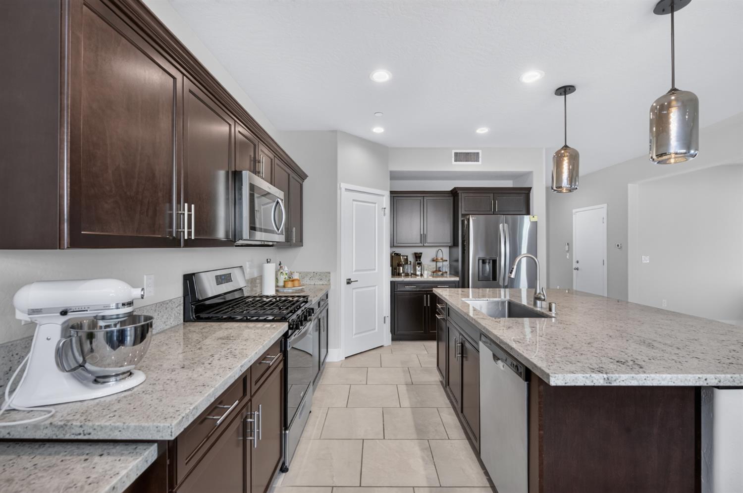 523 S talus way S, Madera, CA 93636