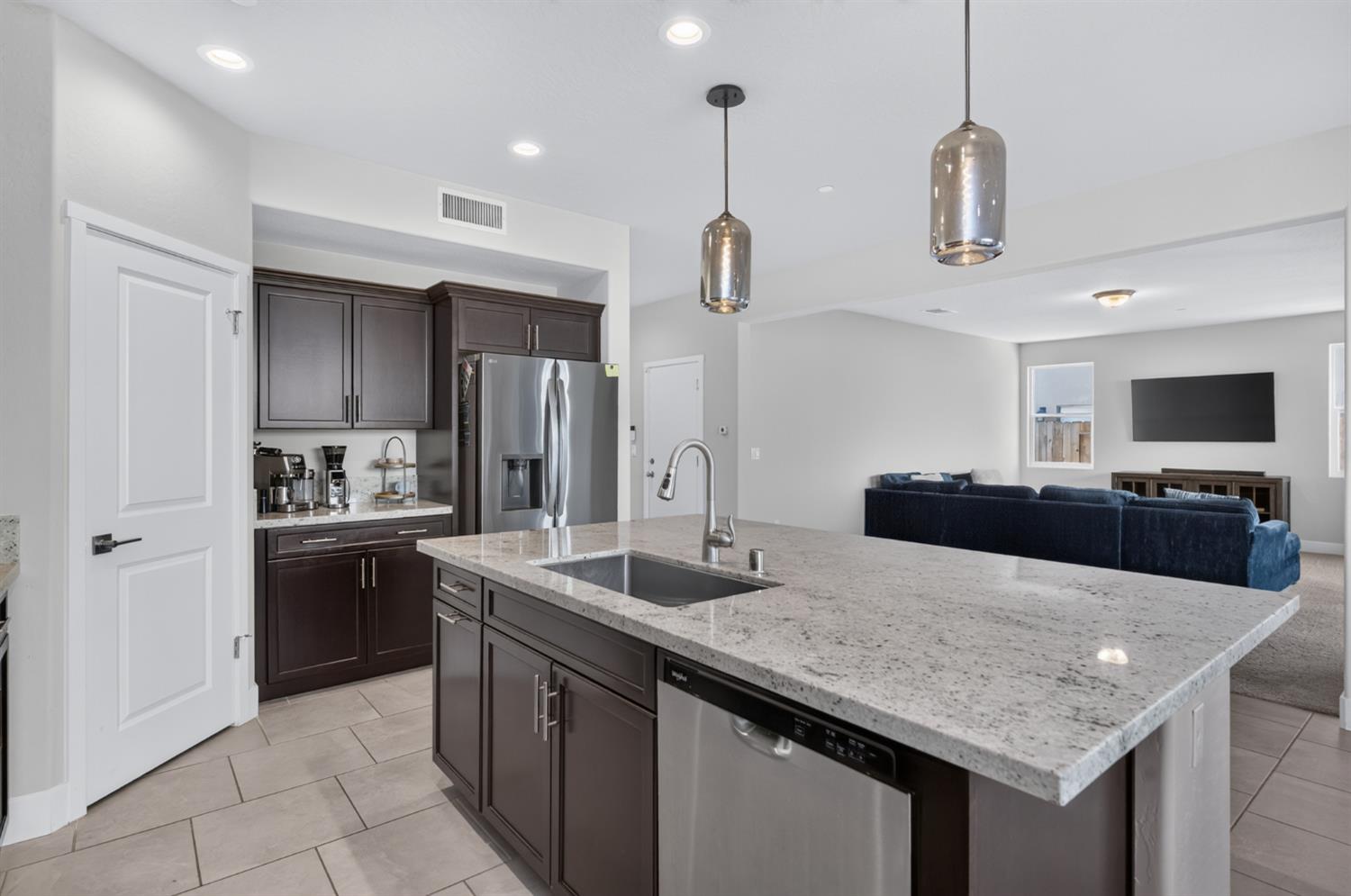 523 S talus way S, Madera, CA 93636
