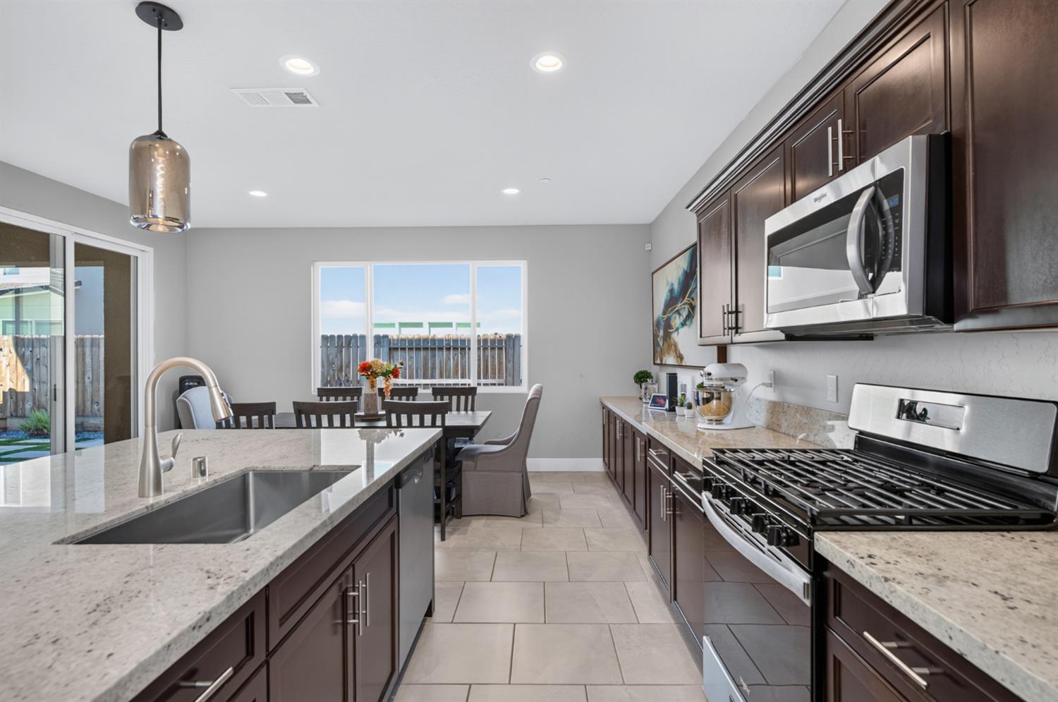 523 S talus way S, Madera, CA 93636