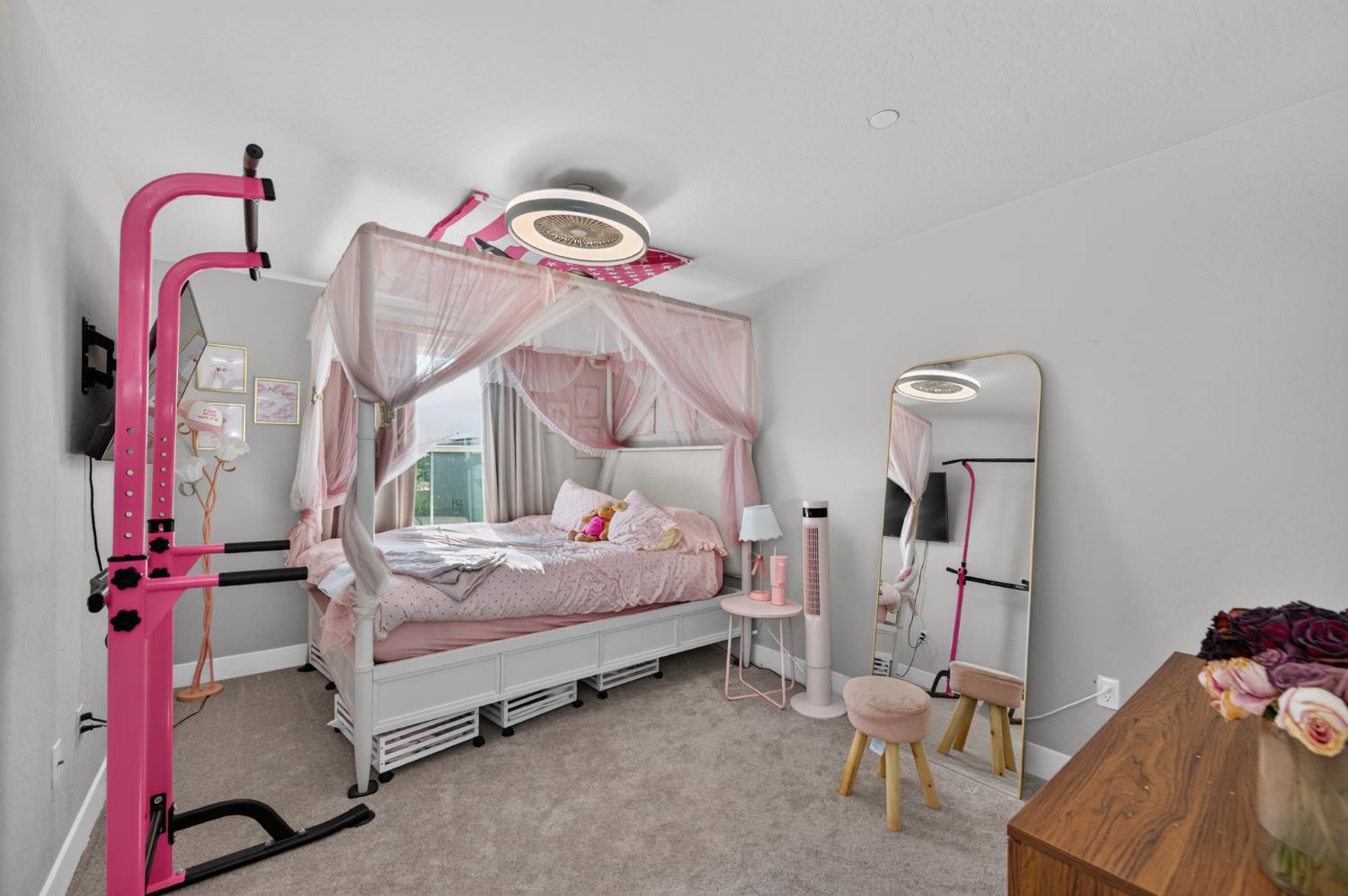 523 S talus way S, Madera, CA 93636