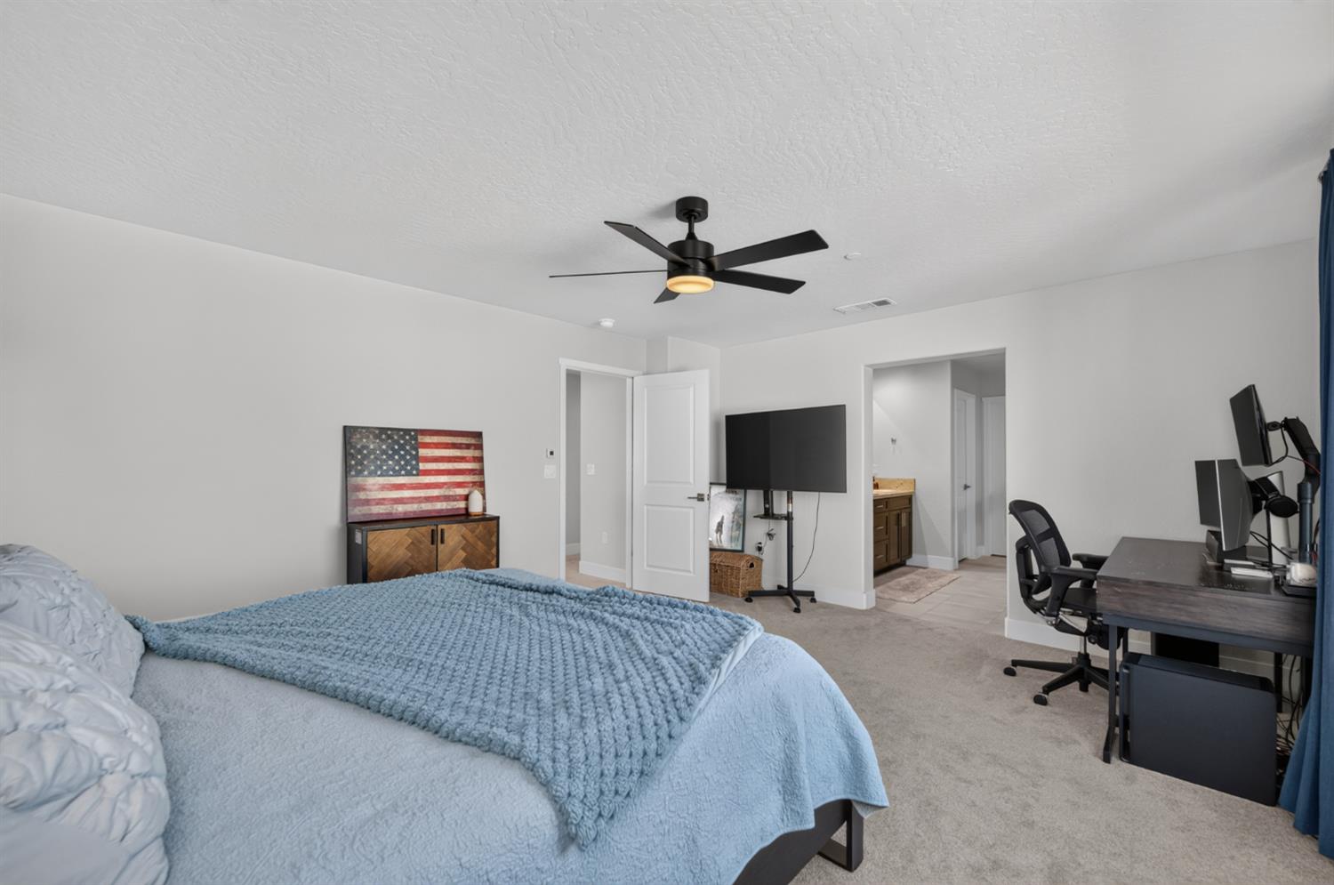 523 S talus way S, Madera, CA 93636