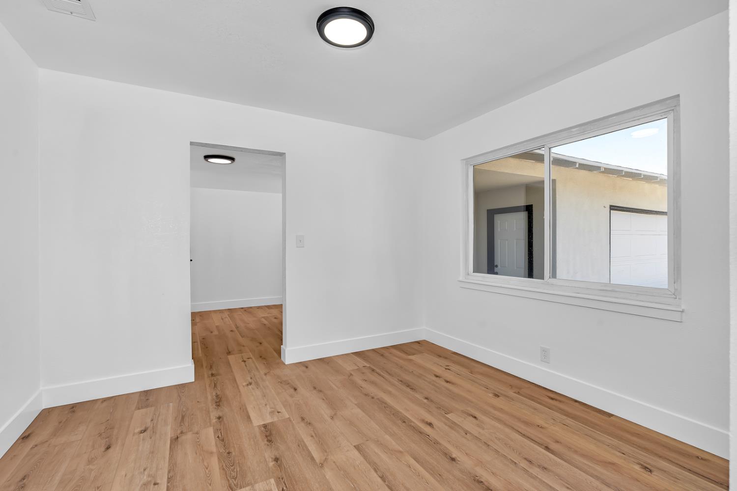 2808 E Dakota Ave, Fresno, CA 93726