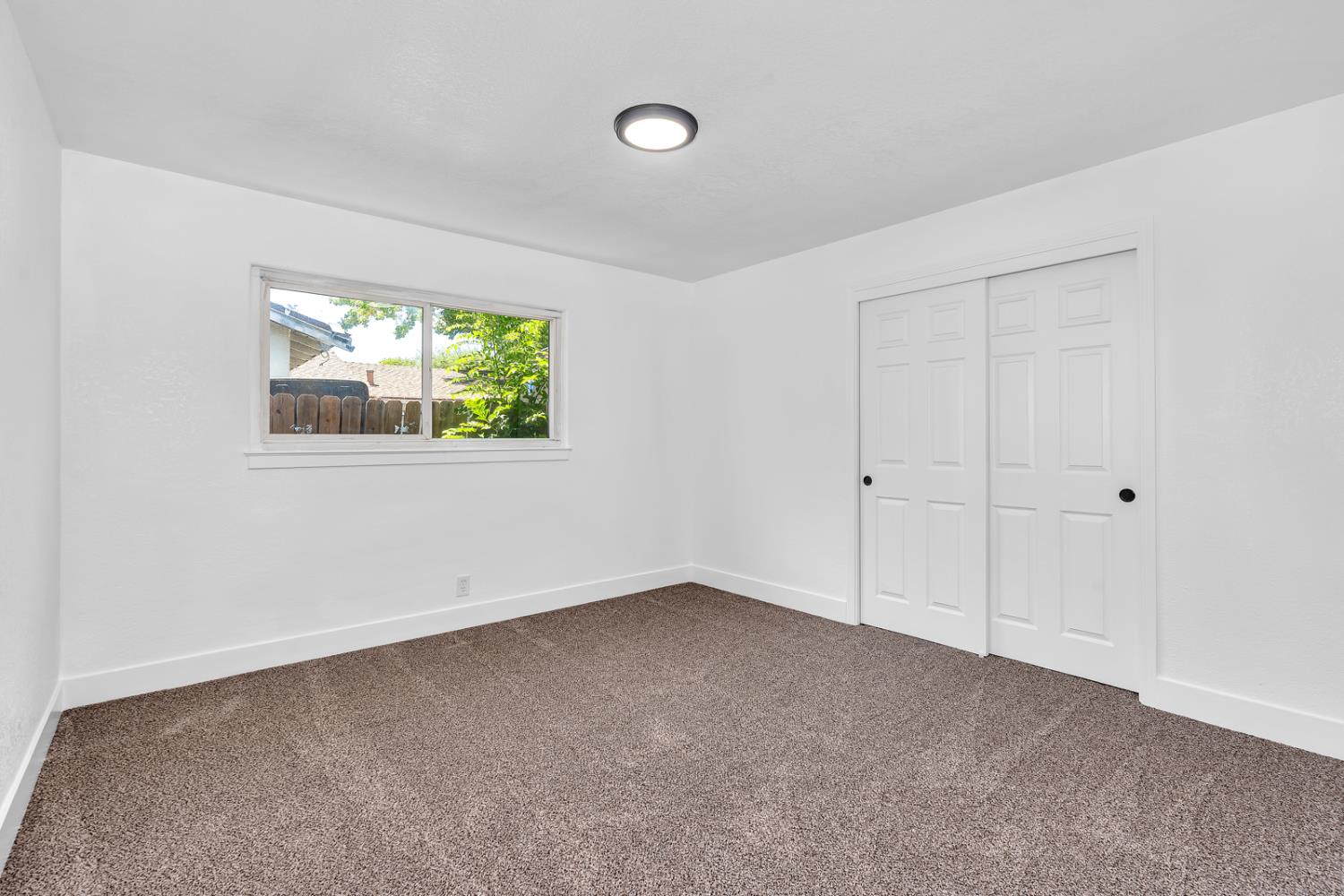 2808 E Dakota Ave, Fresno, CA 93726