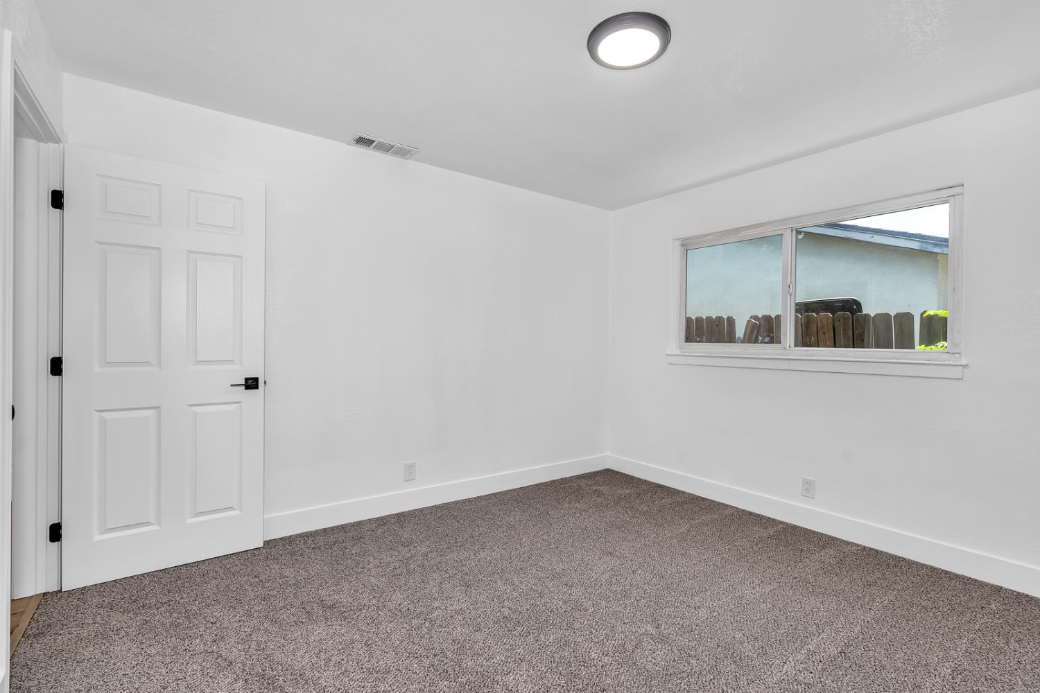2808 E Dakota Ave, Fresno, CA 93726