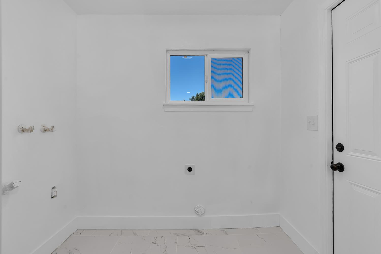 2808 E Dakota Ave, Fresno, CA 93726