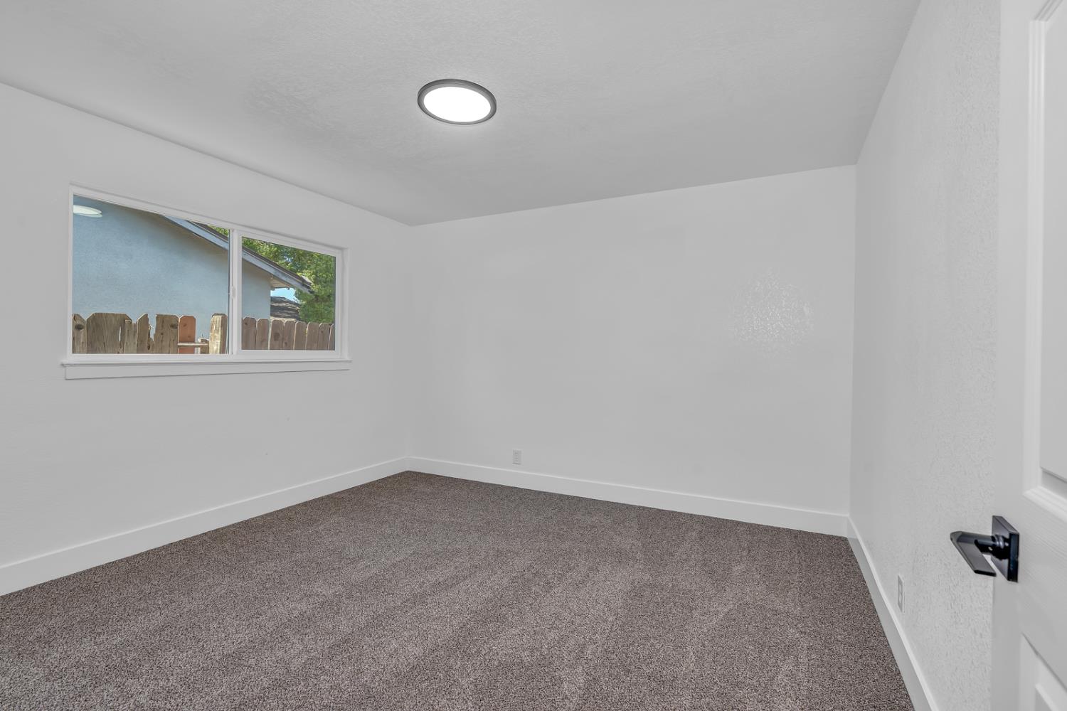 2808 E Dakota Ave, Fresno, CA 93726