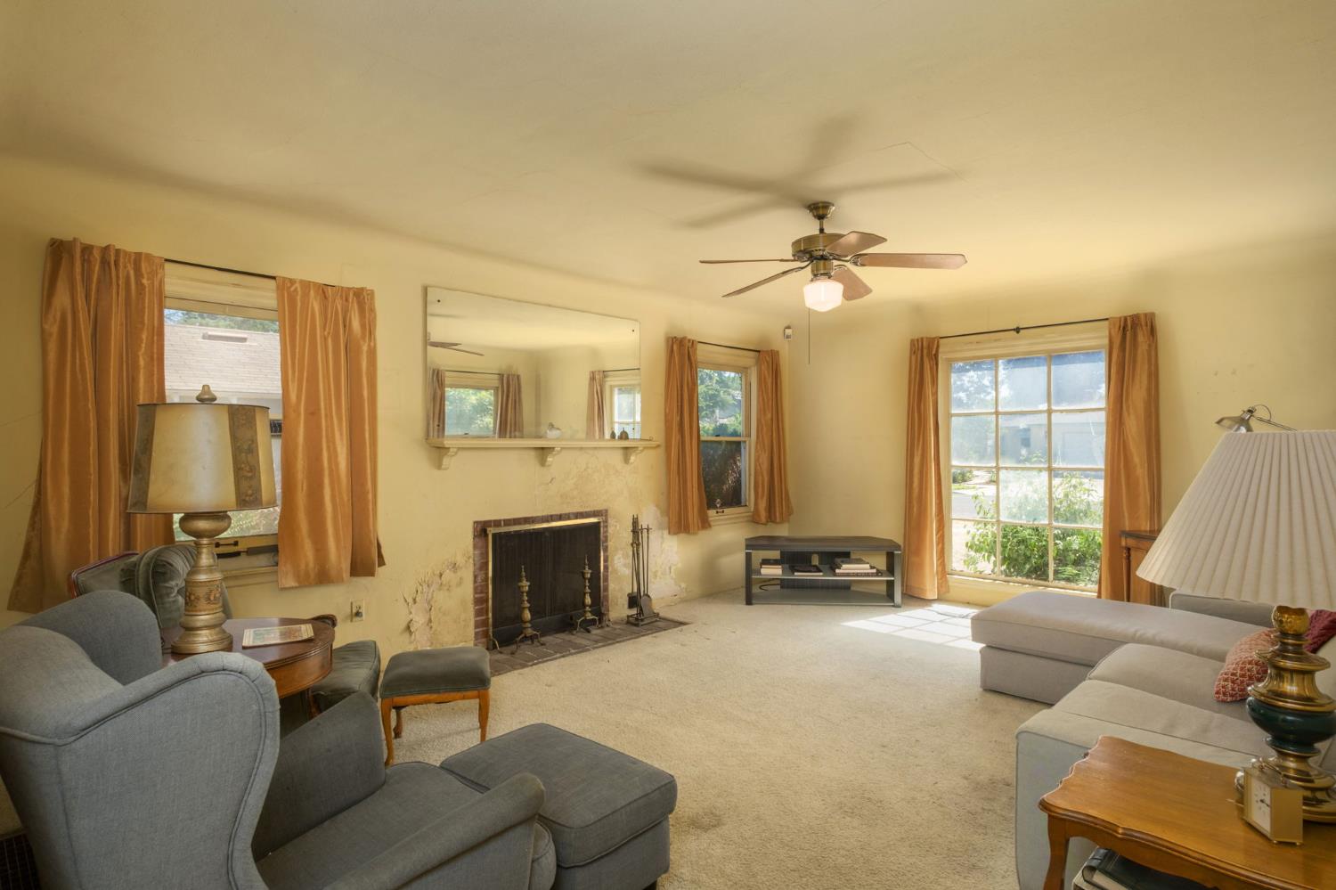 1845 N Arthur Ave, Fresno, CA 93705