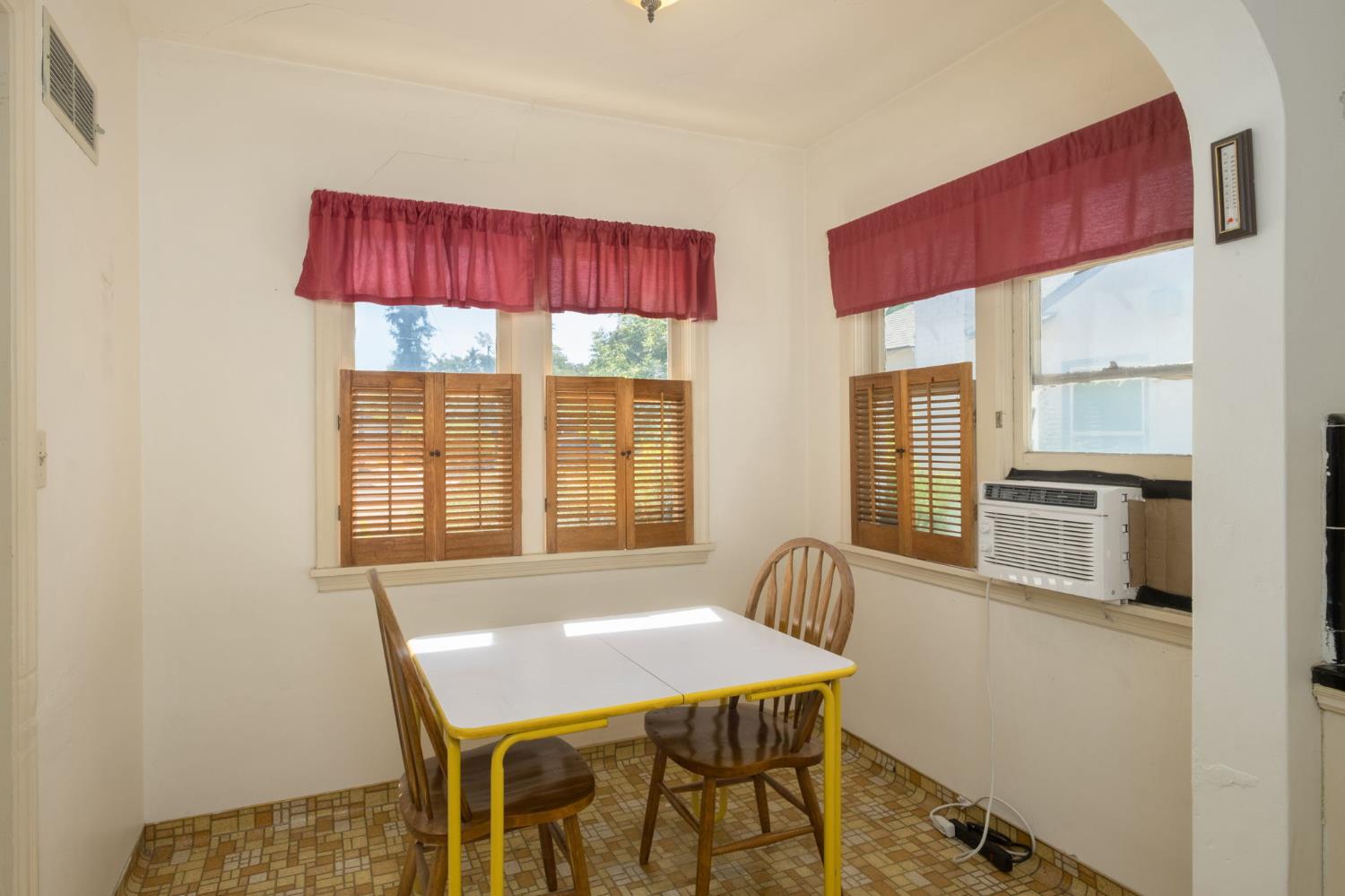 1845 N Arthur Ave, Fresno, CA 93705