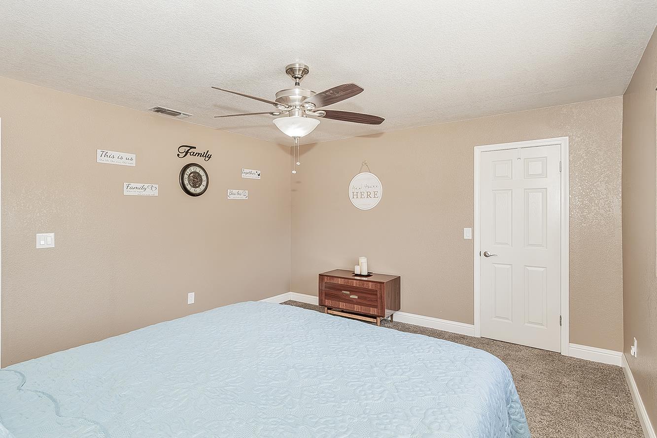 14176 Oak View Dr, Prather, CA 93651