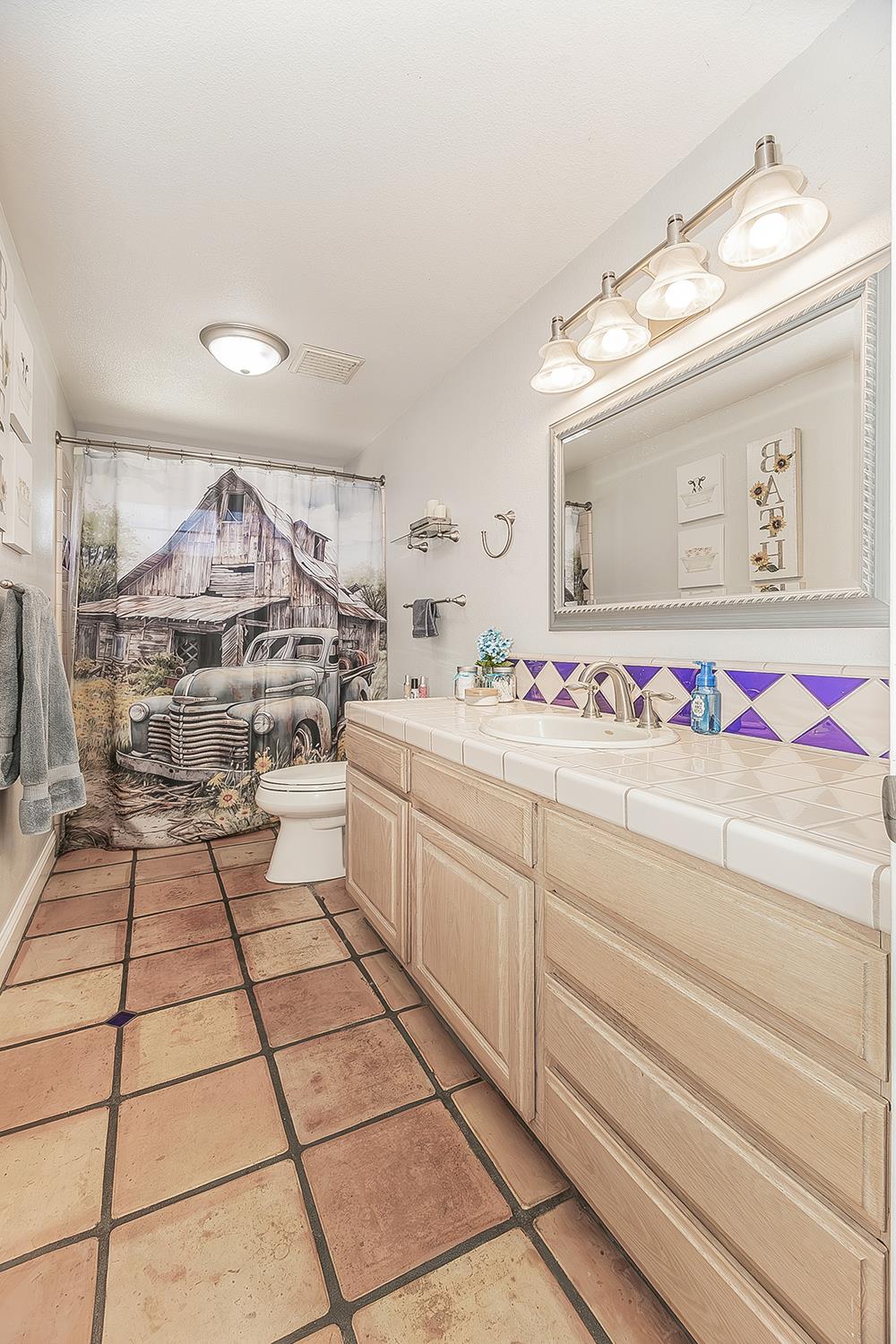 14176 Oak View Dr, Prather, CA 93651