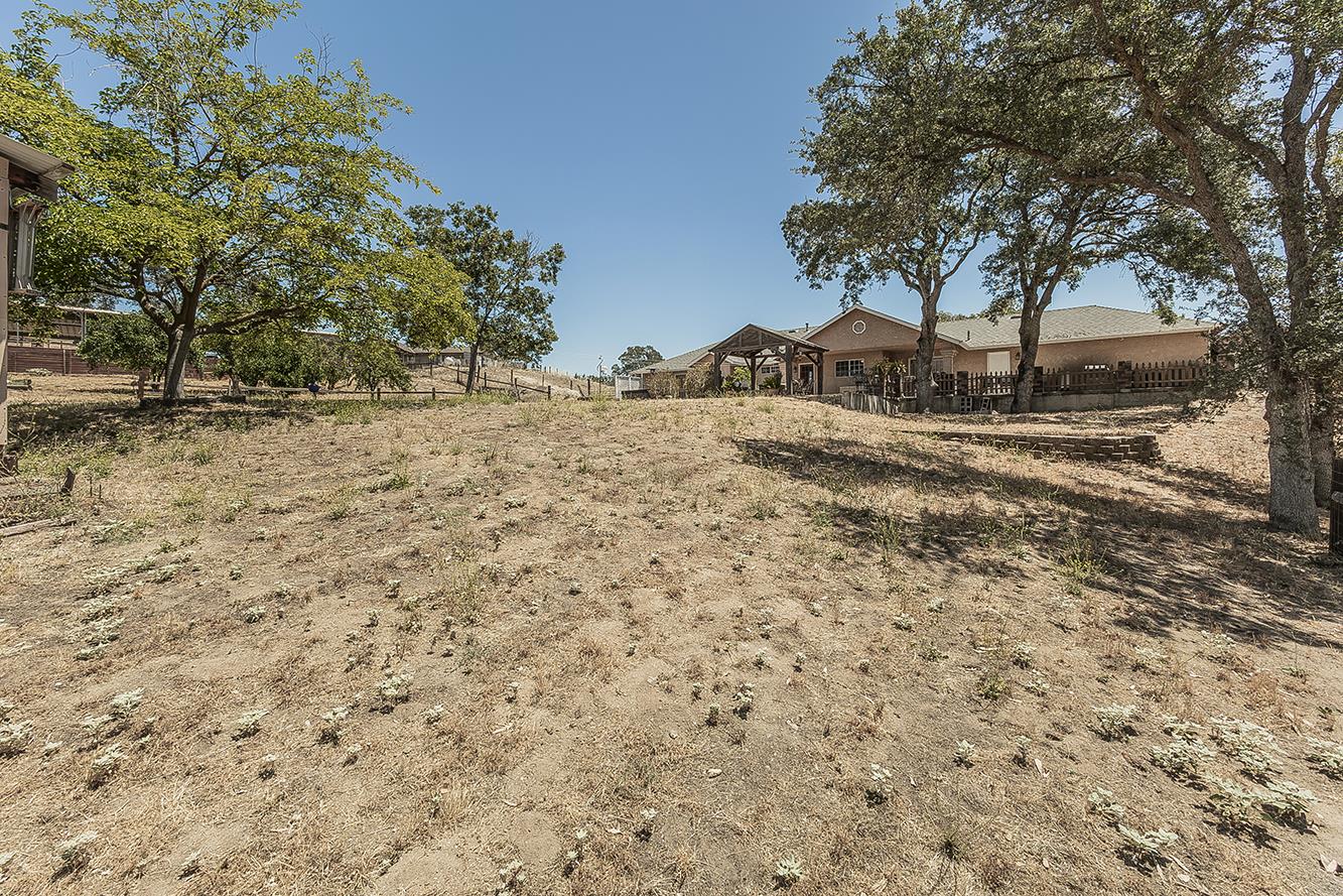 14176 Oak View Dr, Prather, CA 93651