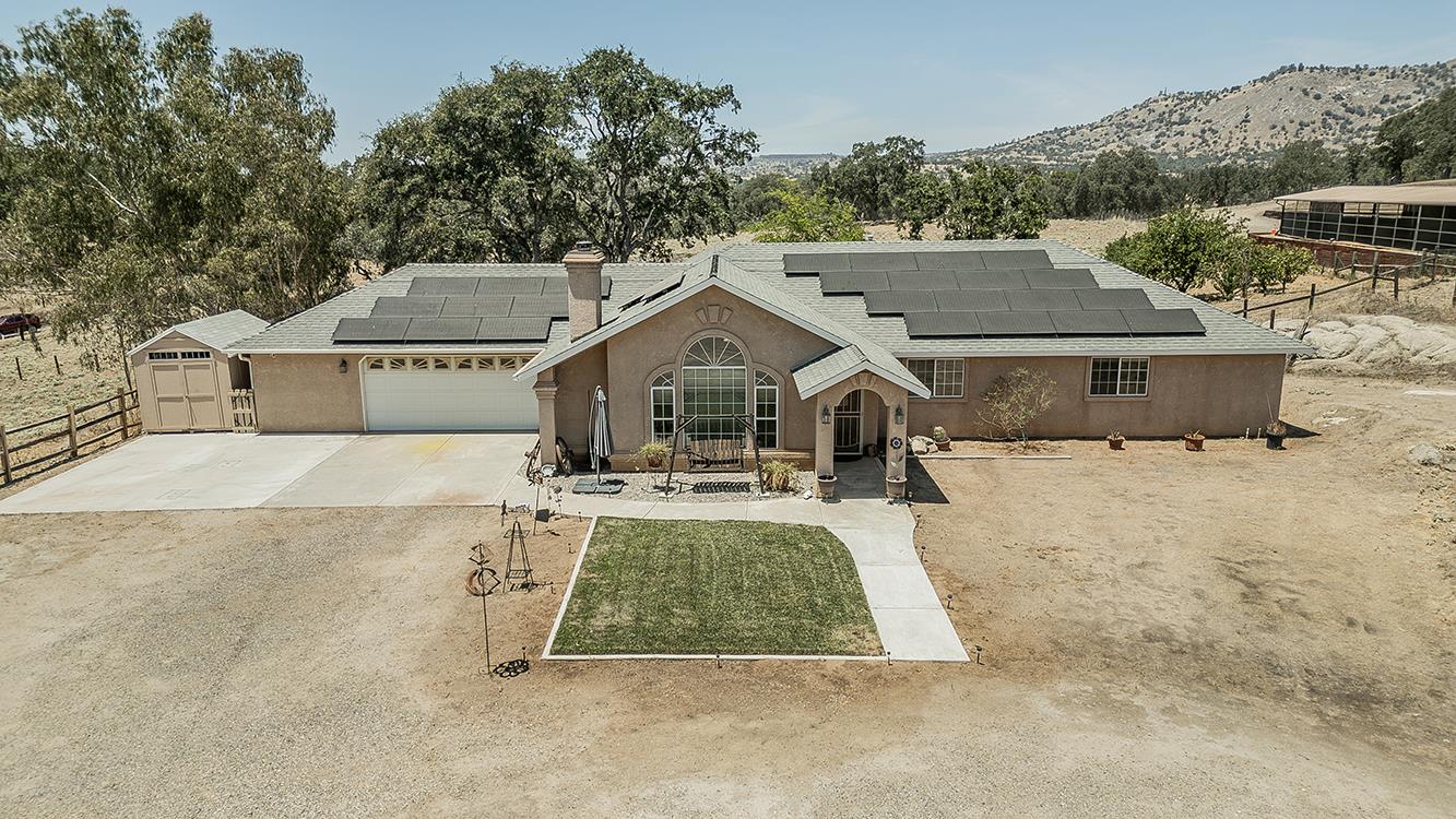 14176 Oak View Dr, Prather, CA 93651