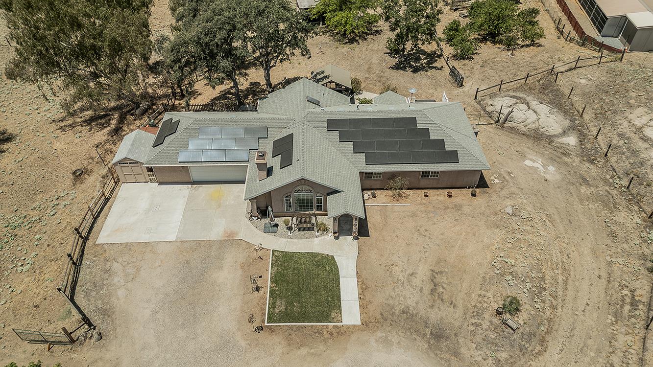 14176 Oak View Dr, Prather, CA 93651