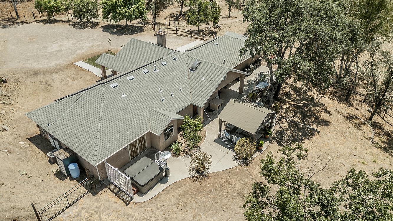 14176 Oak View Dr, Prather, CA 93651