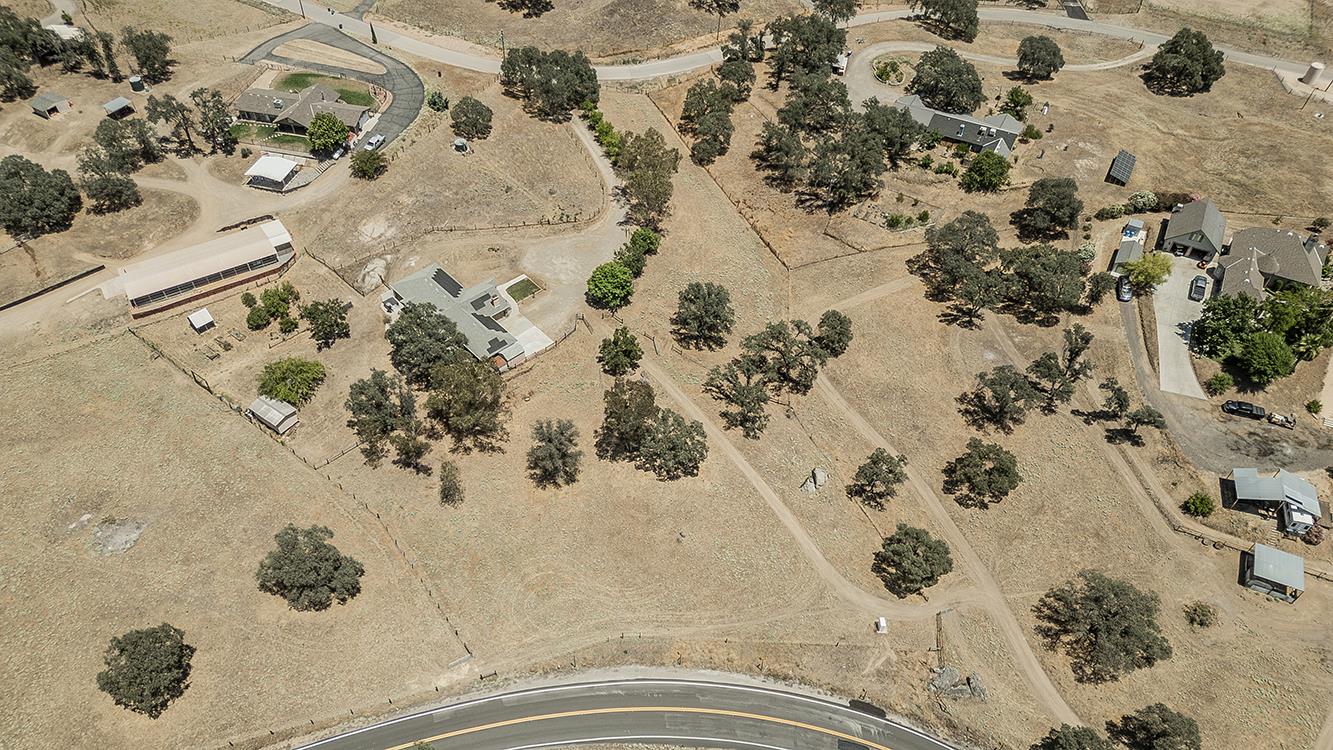 14176 Oak View Dr, Prather, CA 93651