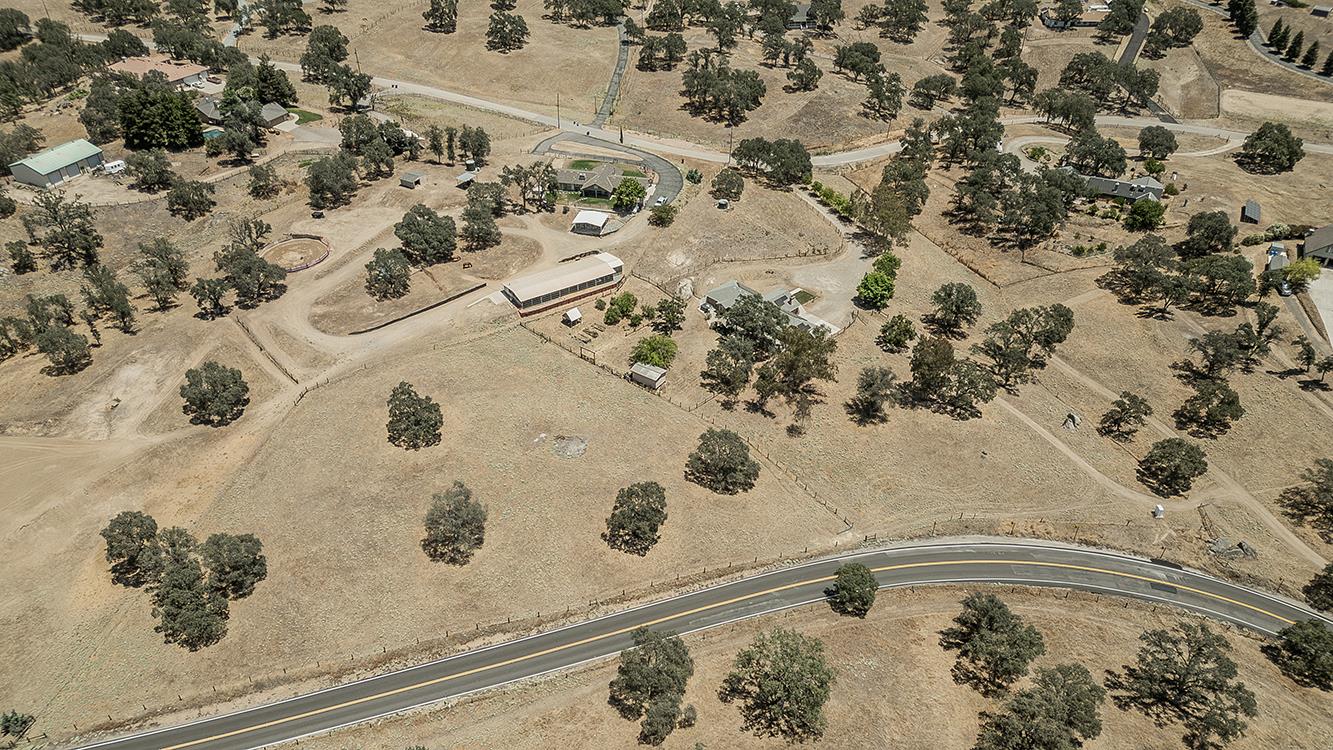14176 Oak View Dr, Prather, CA 93651