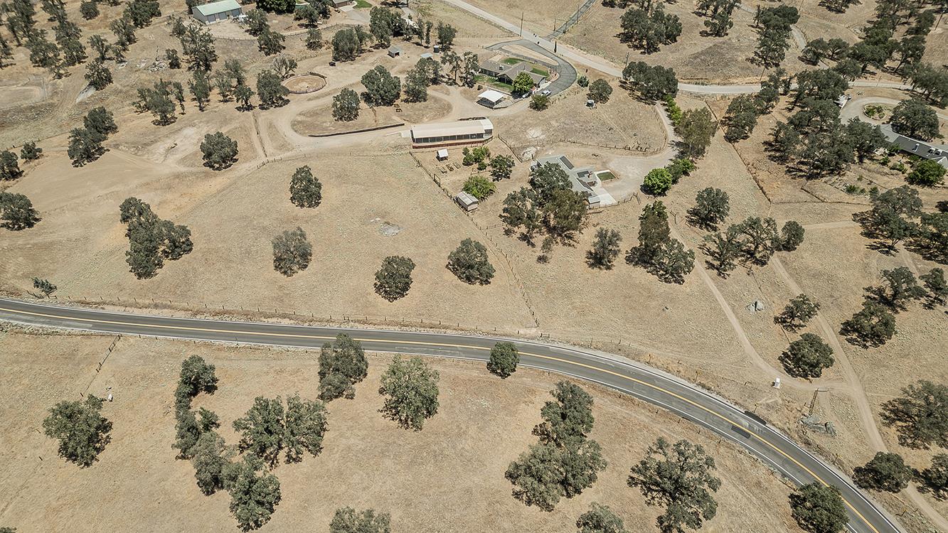14176 Oak View Dr, Prather, CA 93651