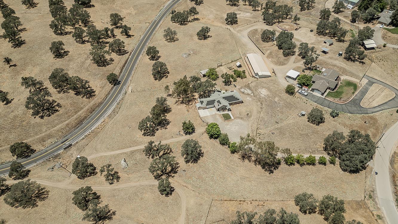 14176 Oak View Dr, Prather, CA 93651