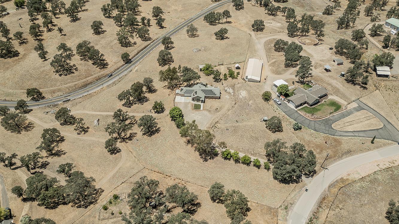 14176 Oak View Dr, Prather, CA 93651