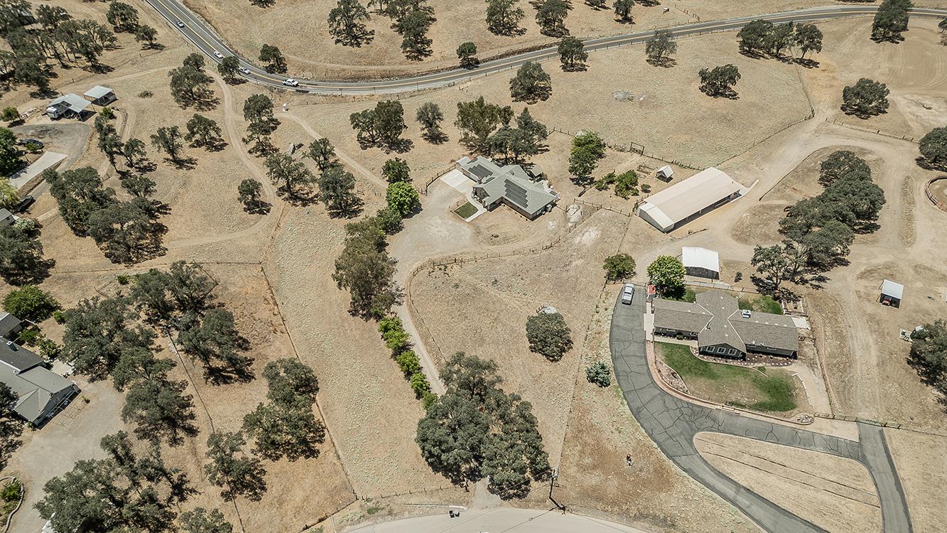 14176 Oak View Dr, Prather, CA 93651