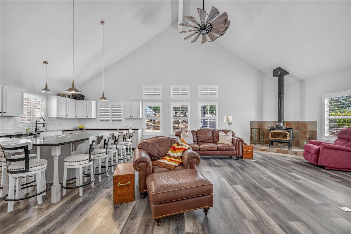 31489 Gold Nugget Ln, Auberry, CA 93602