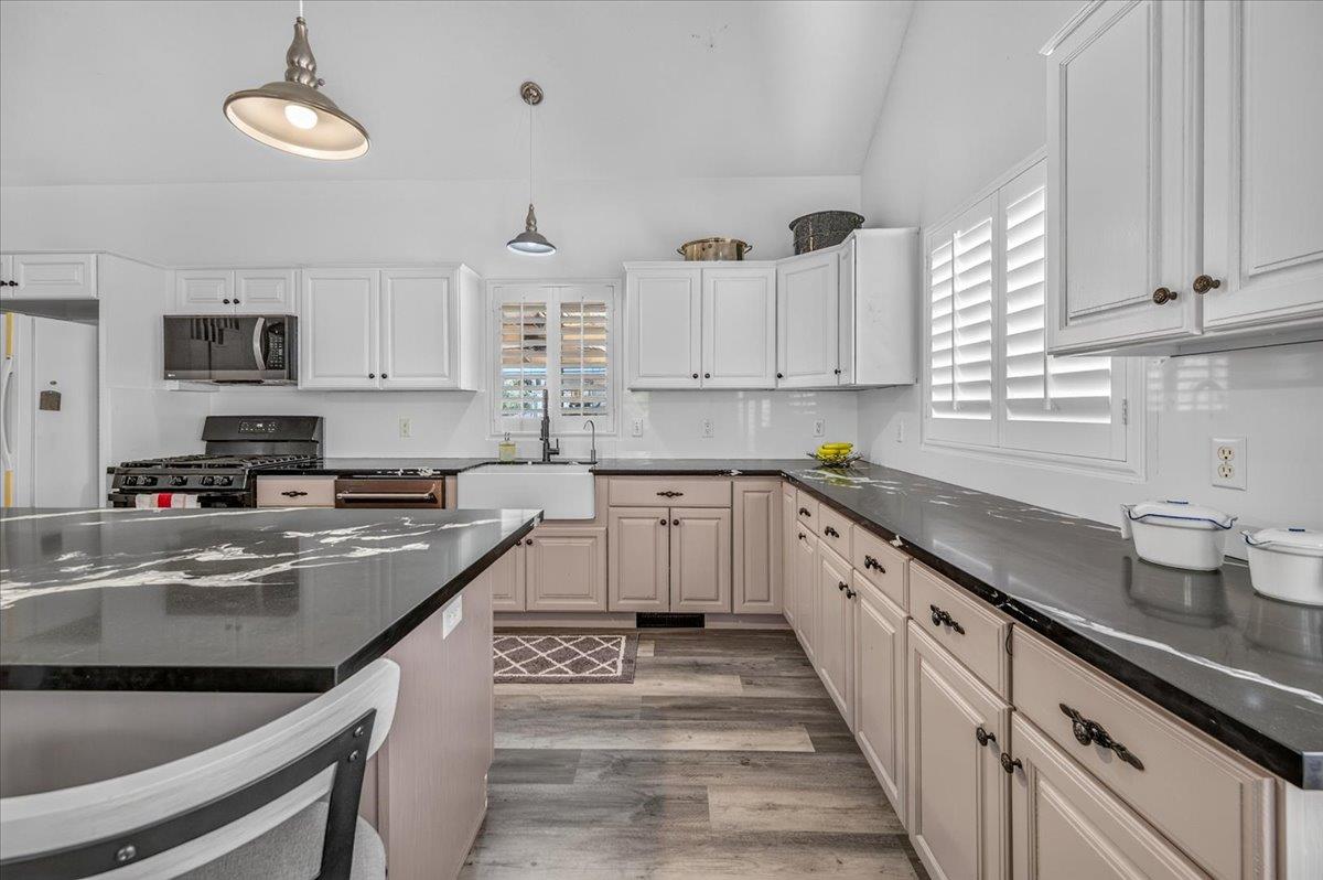 31489 Gold Nugget Ln, Auberry, CA 93602