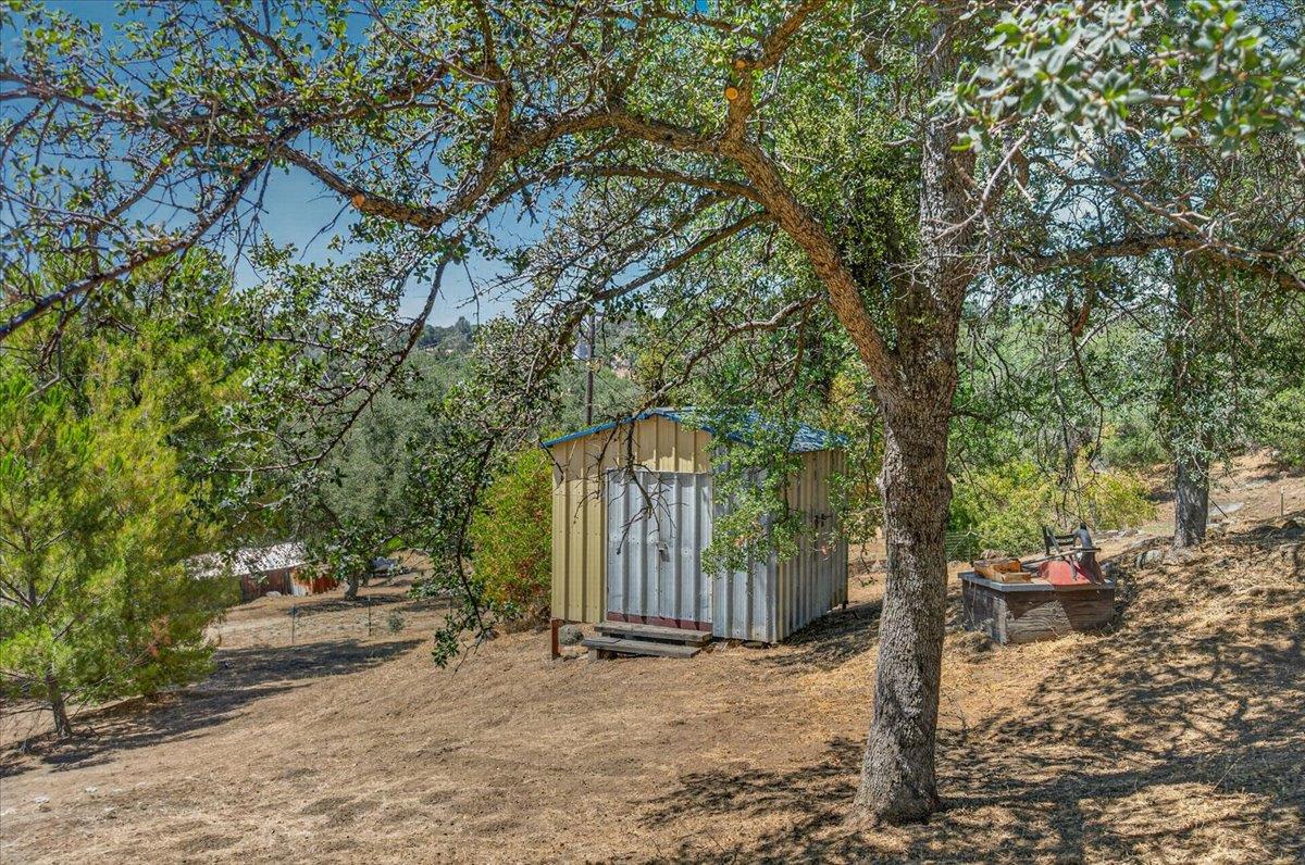 31489 Gold Nugget Ln, Auberry, CA 93602