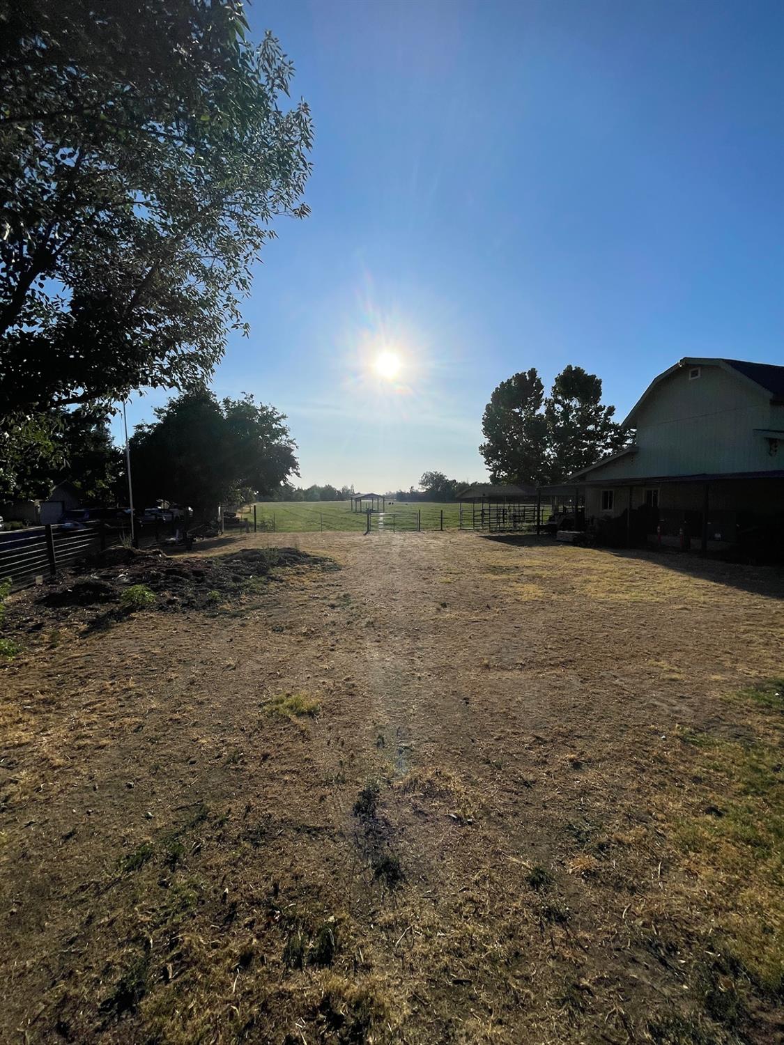 8163 N Armstrong, Clovis, CA 93619