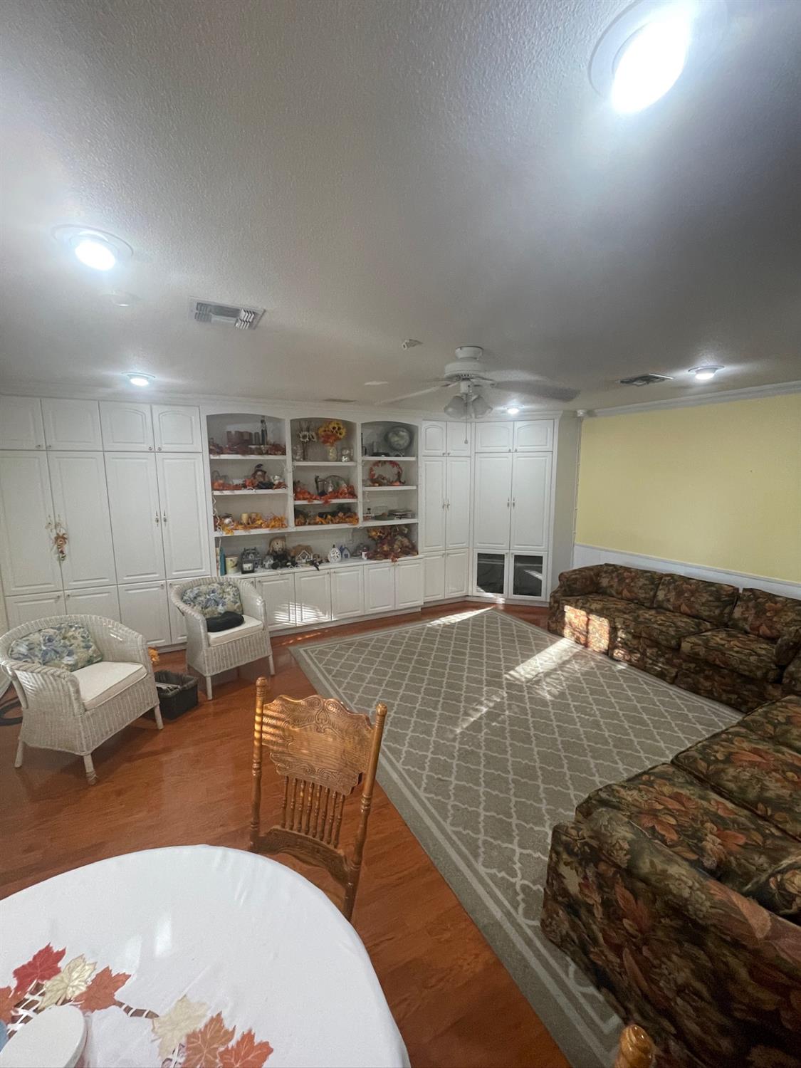 8163 N Armstrong, Clovis, CA 93619