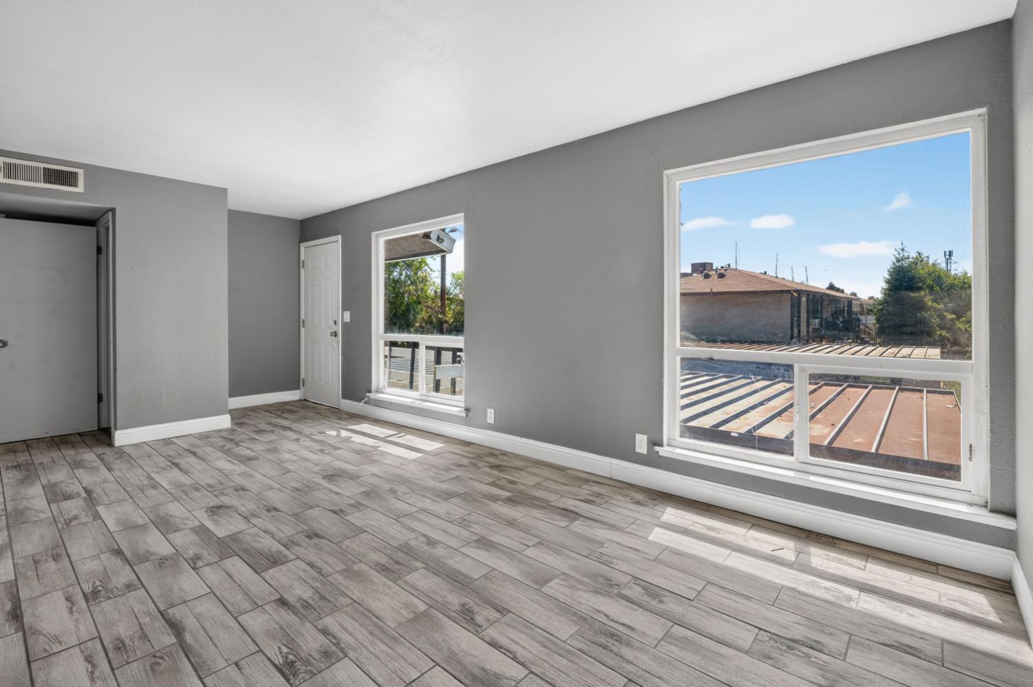 5 E Saginaw Way, Fresno, CA 93704